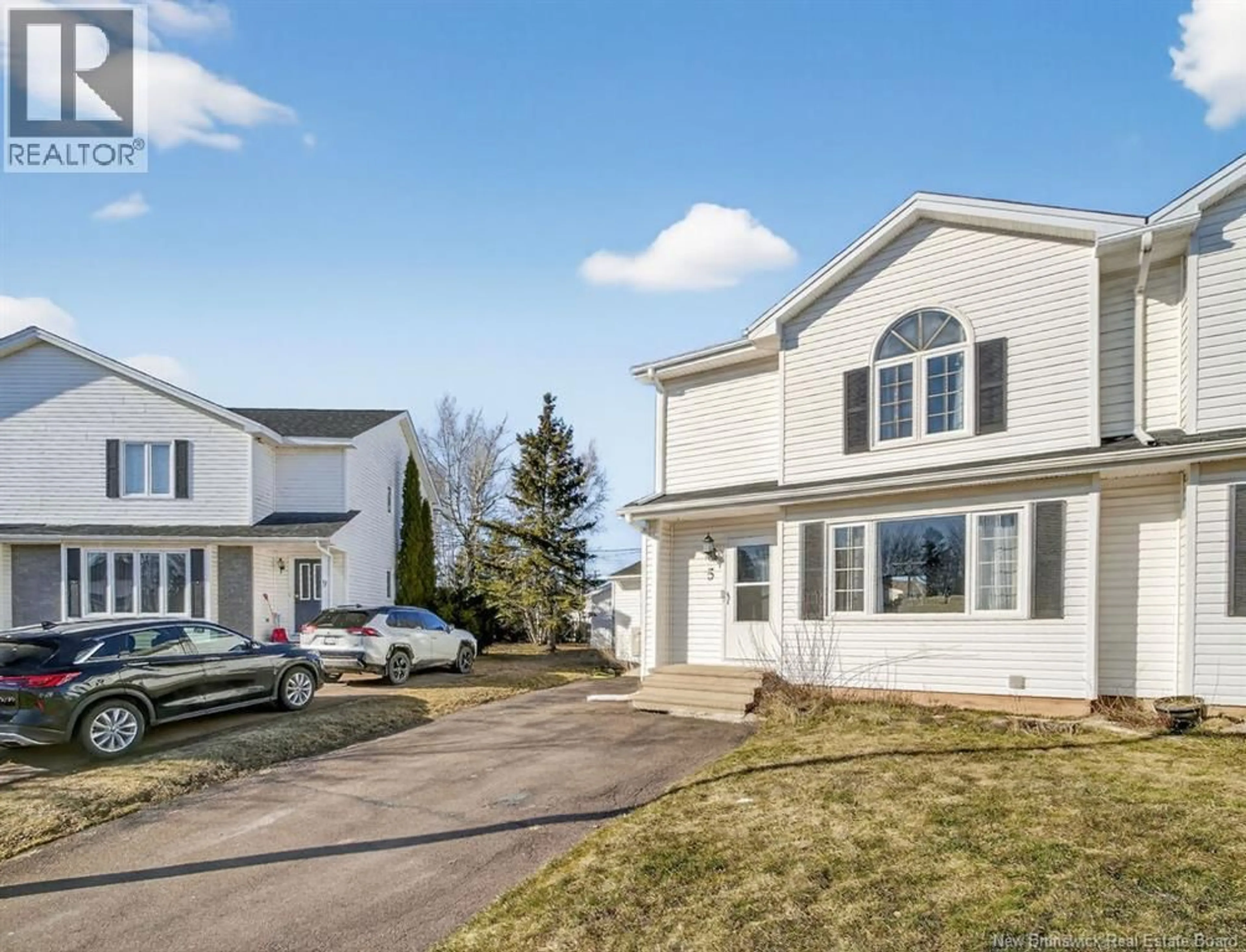 Home with vinyl exterior material, street for 5 SABLE COURT, Moncton New Brunswick E1G2H5