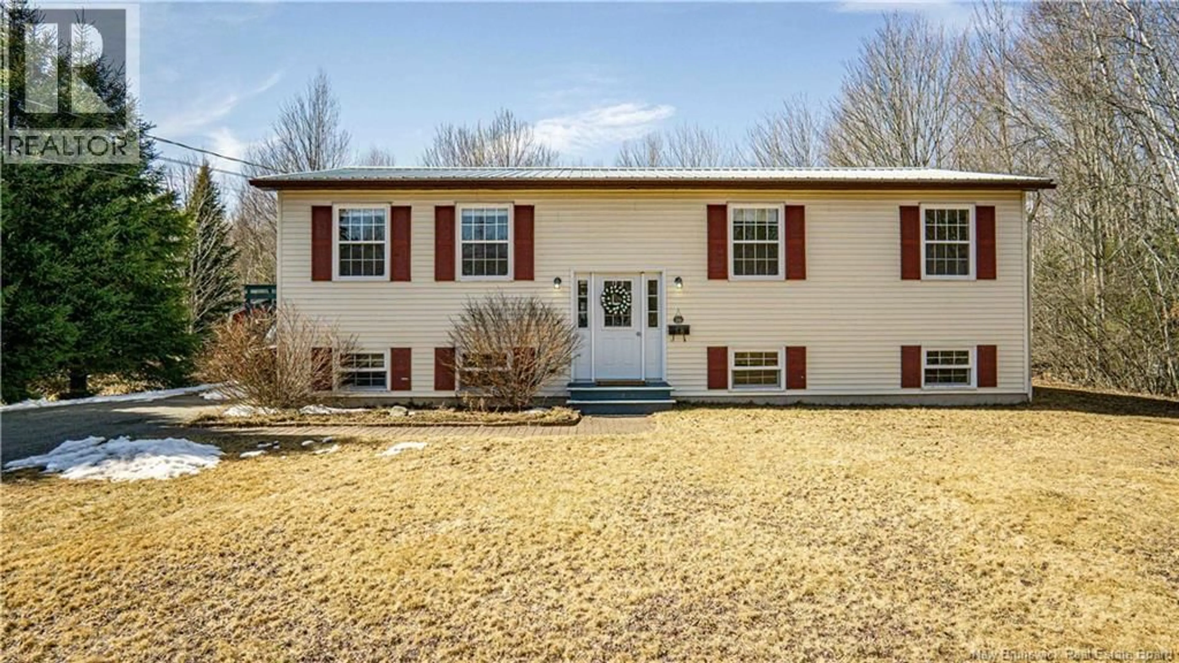 Home with vinyl exterior material, street for 58 GARDEN GROVE STREET, Lincoln New Brunswick E3B7G8