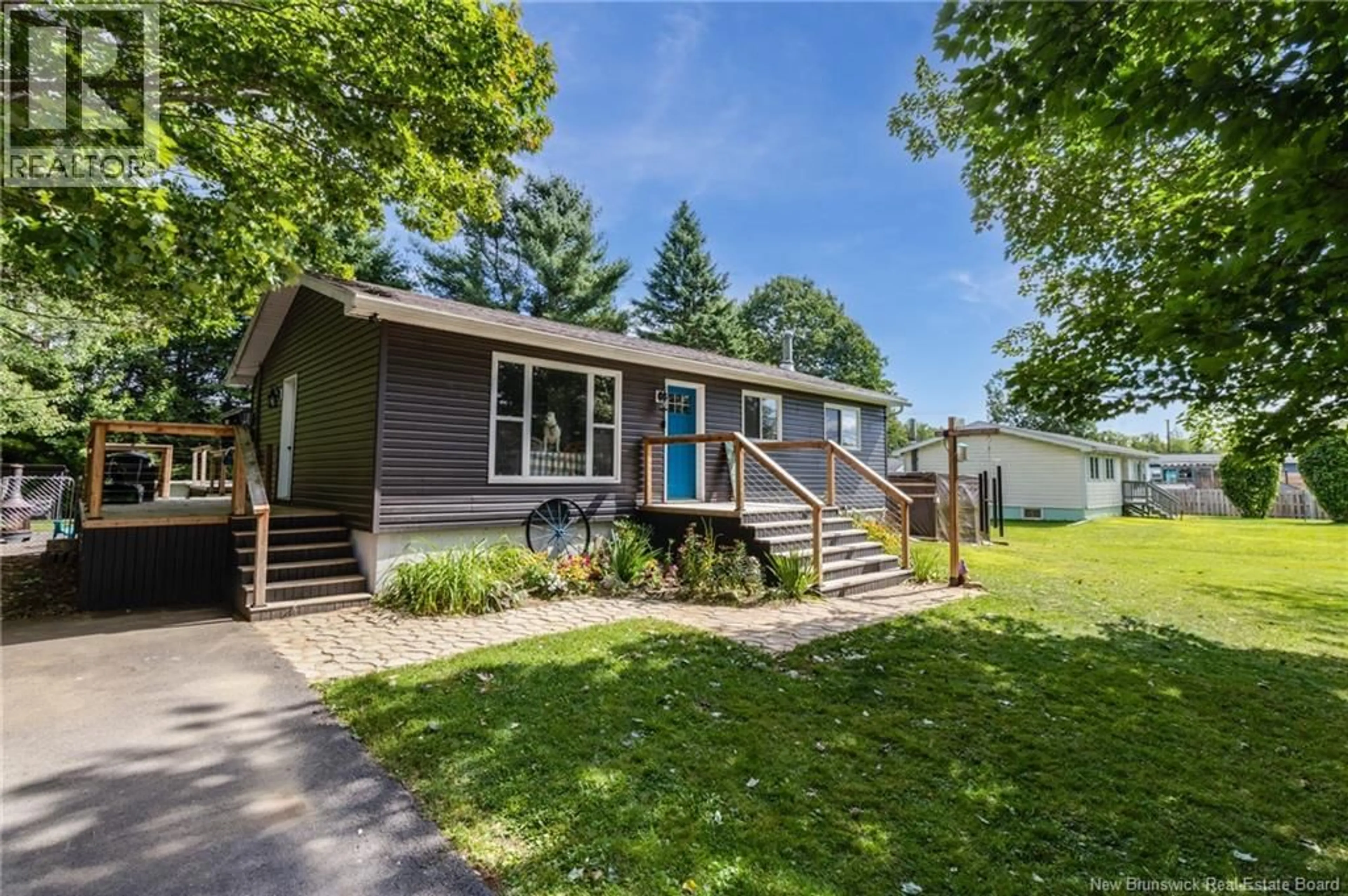 Home with vinyl exterior material, street for 4 RANDALL STREET, Lincoln New Brunswick E3B7E8