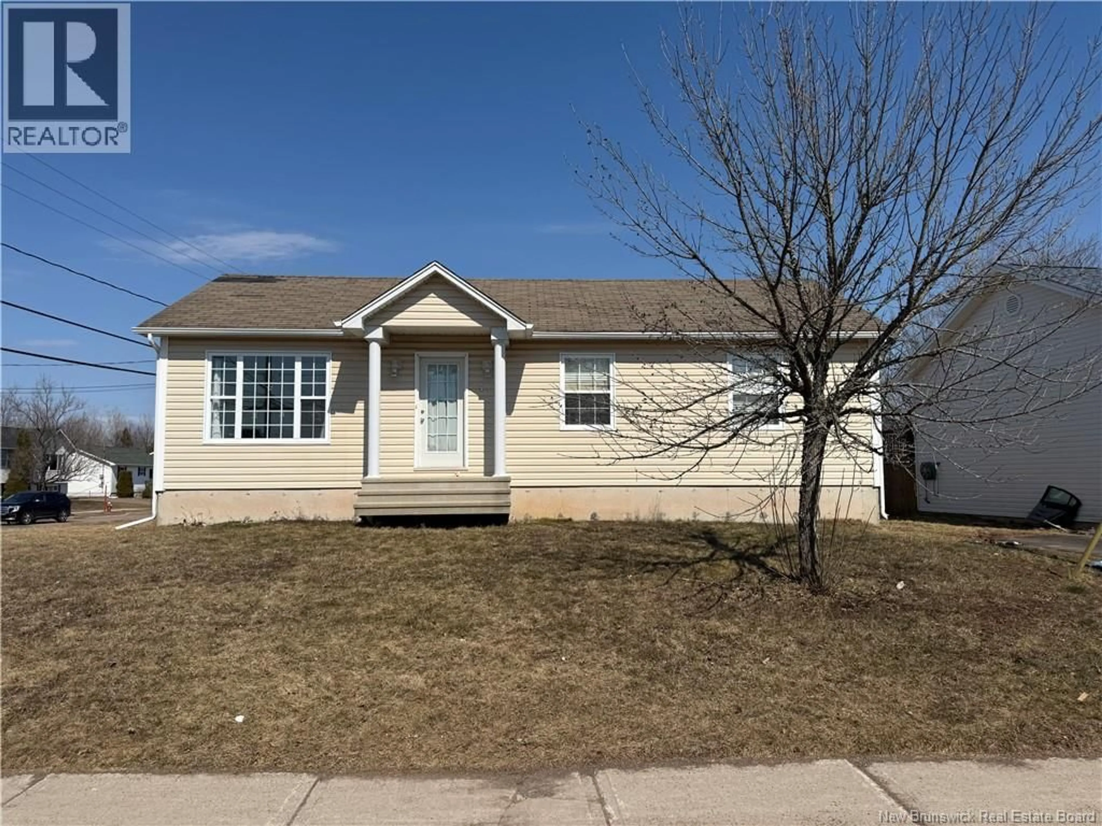 Home with vinyl exterior material, street for 333 TWIN OAKS, Moncton New Brunswick E1G4W7