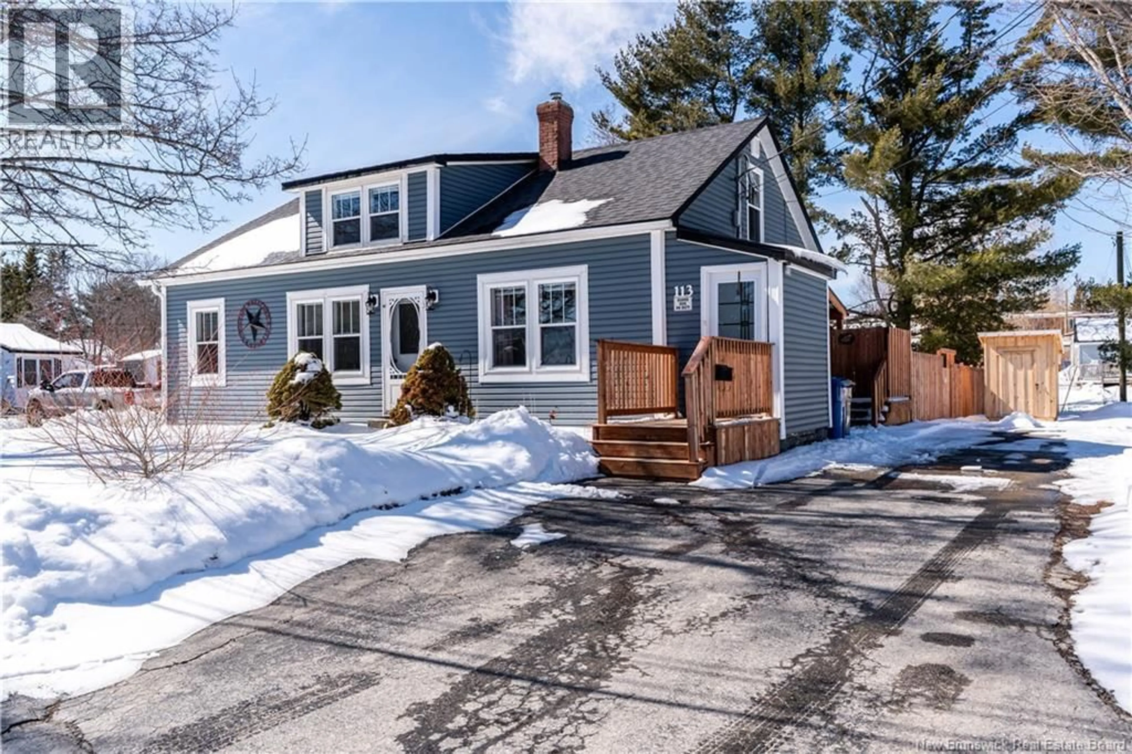 Home with vinyl exterior material, street for 113 GRANDVIEW AVENUE, Miramichi New Brunswick E1V1C8