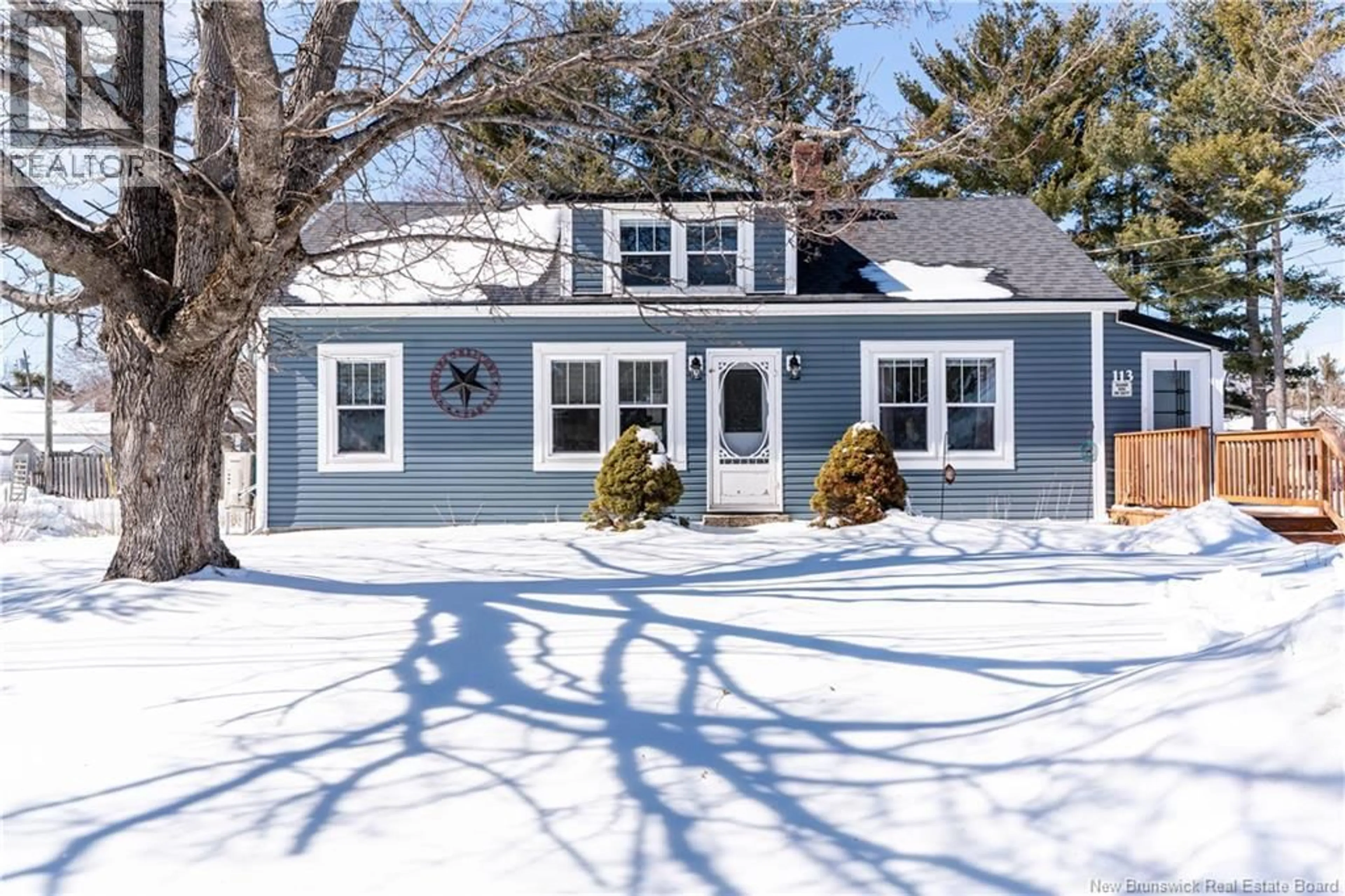 Home with vinyl exterior material, street for 113 GRANDVIEW AVENUE, Miramichi New Brunswick E1V1C8