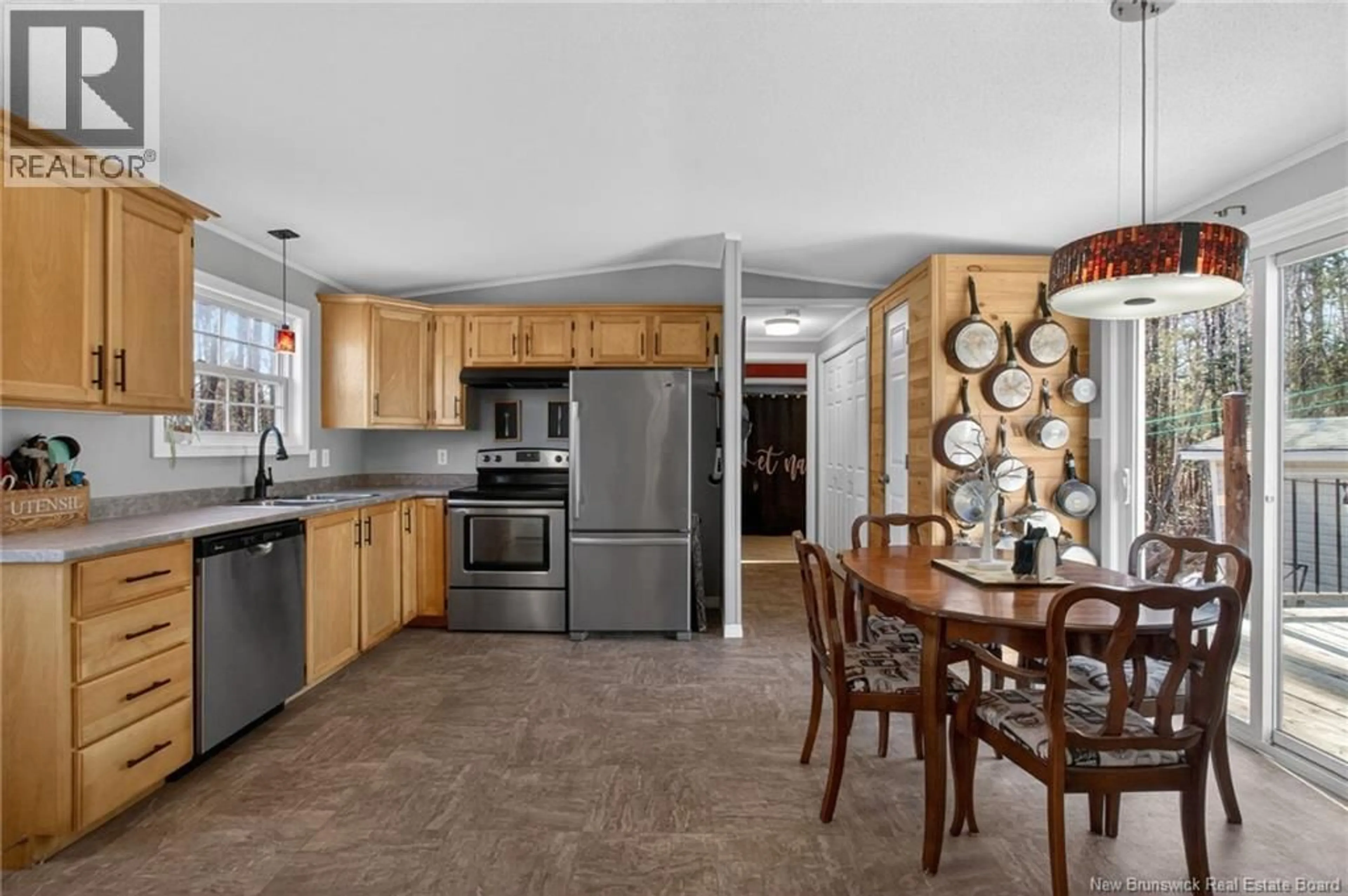 Open concept kitchen, ceramic/tile floor for 46287 HOMESTEAD ROAD, Salisbury New Brunswick E4J1Y6