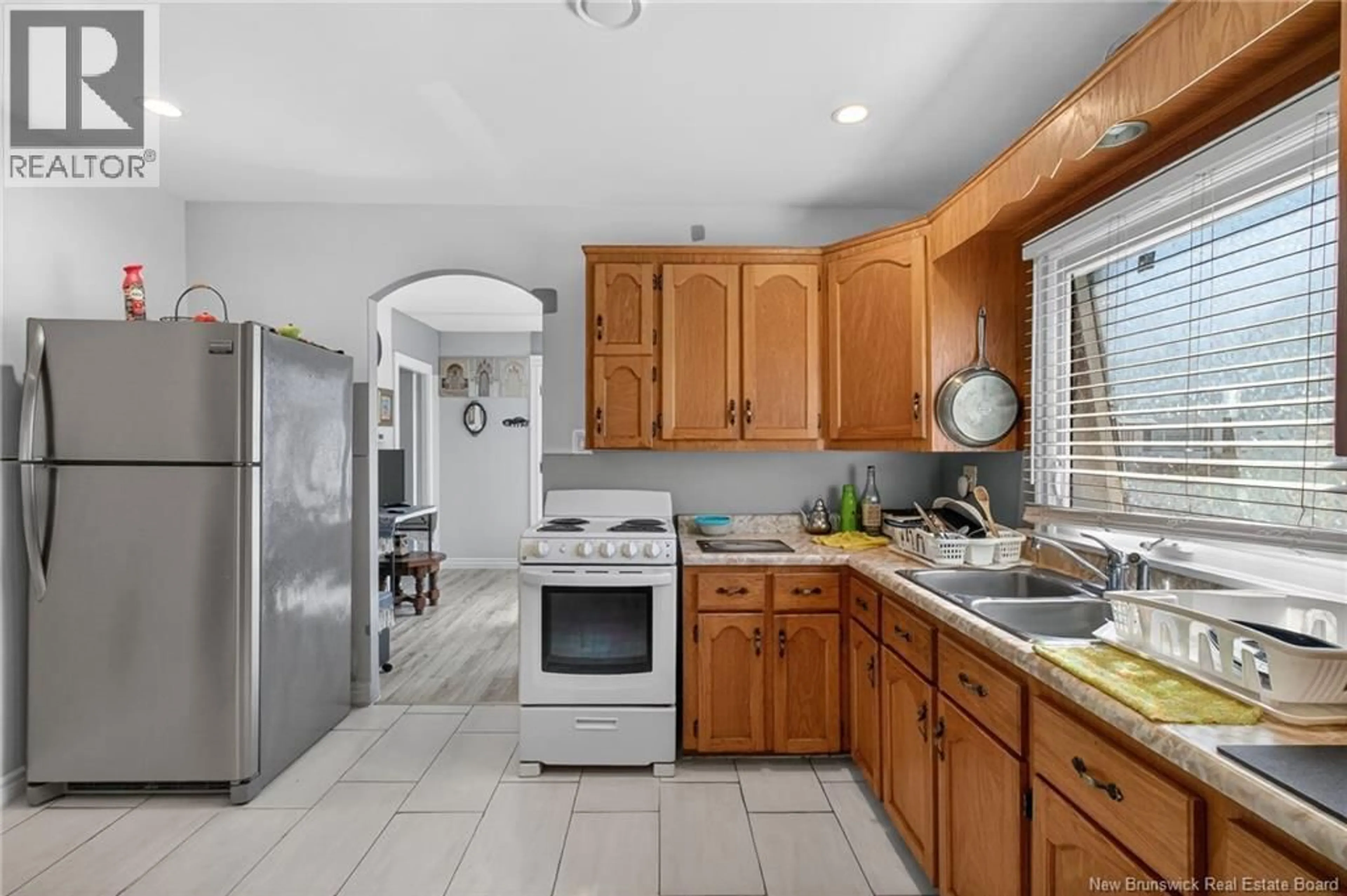 Standard kitchen, ceramic/tile floor for 18 STAFFORD STREET, Moncton New Brunswick E1C4R4