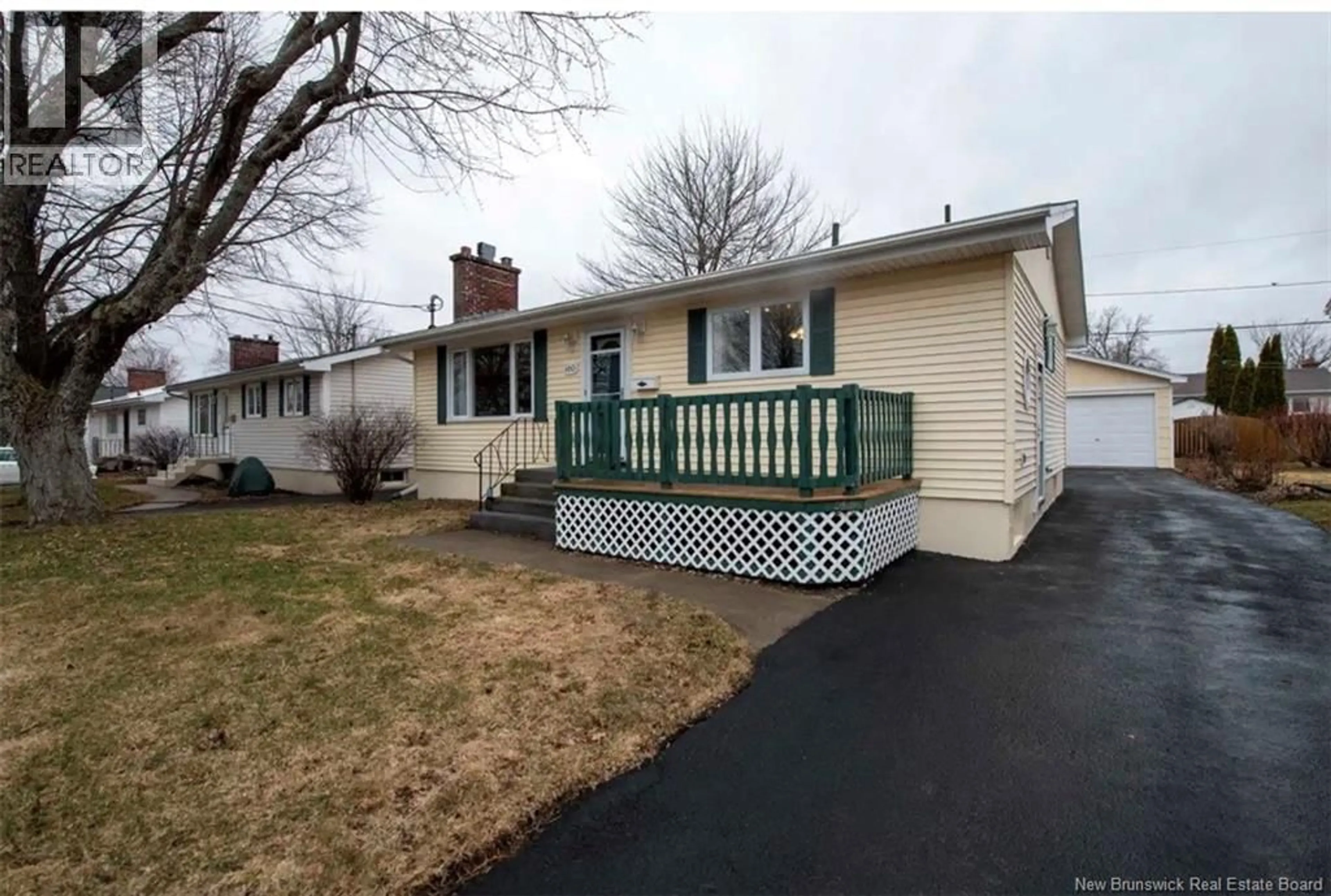 Home with vinyl exterior material, street for 160 SNOW AVENUE, Moncton New Brunswick E1C8B4