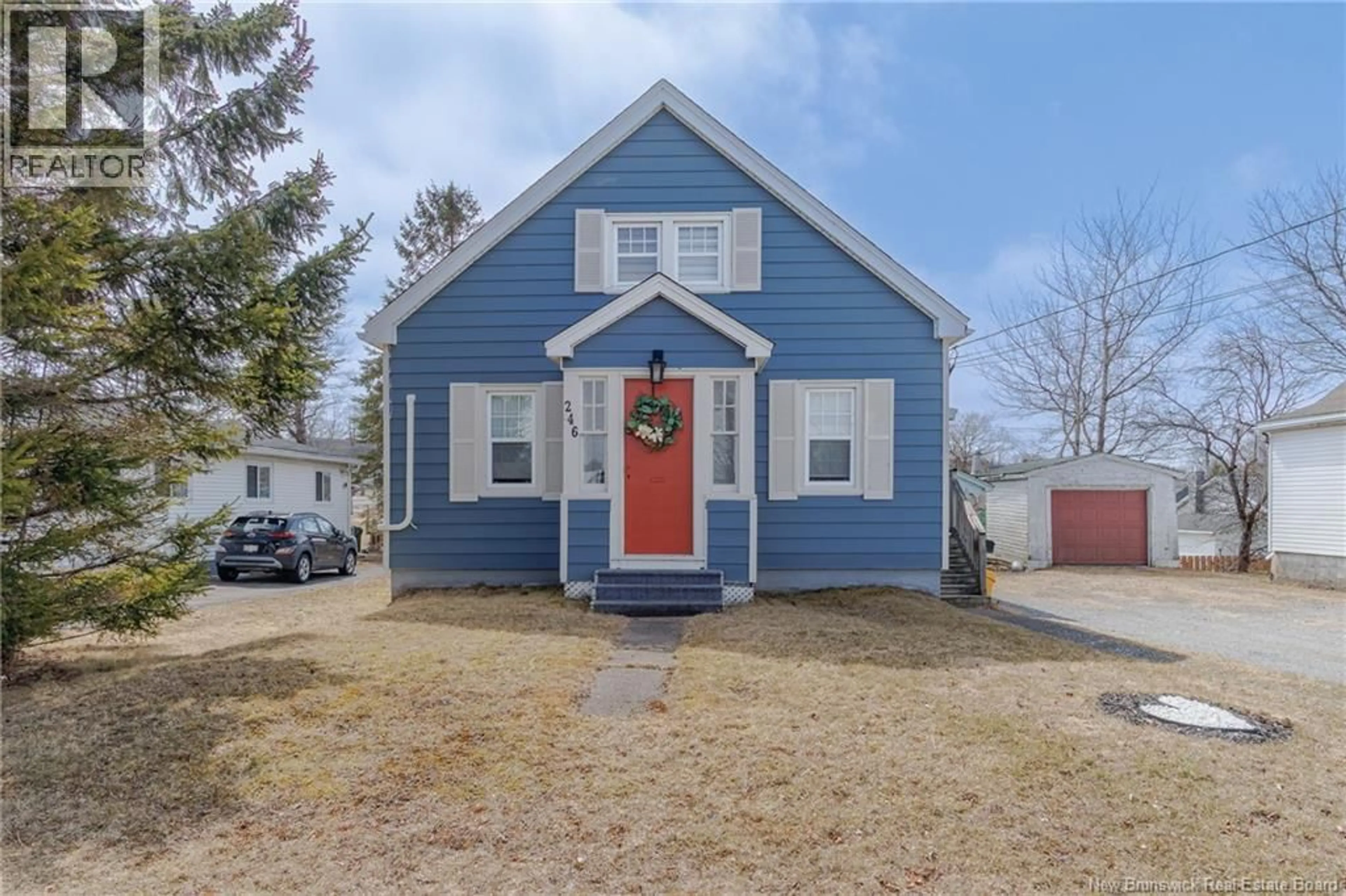 Home with vinyl exterior material, street for 246 SIMMS COURT, Saint John New Brunswick E2M3L4