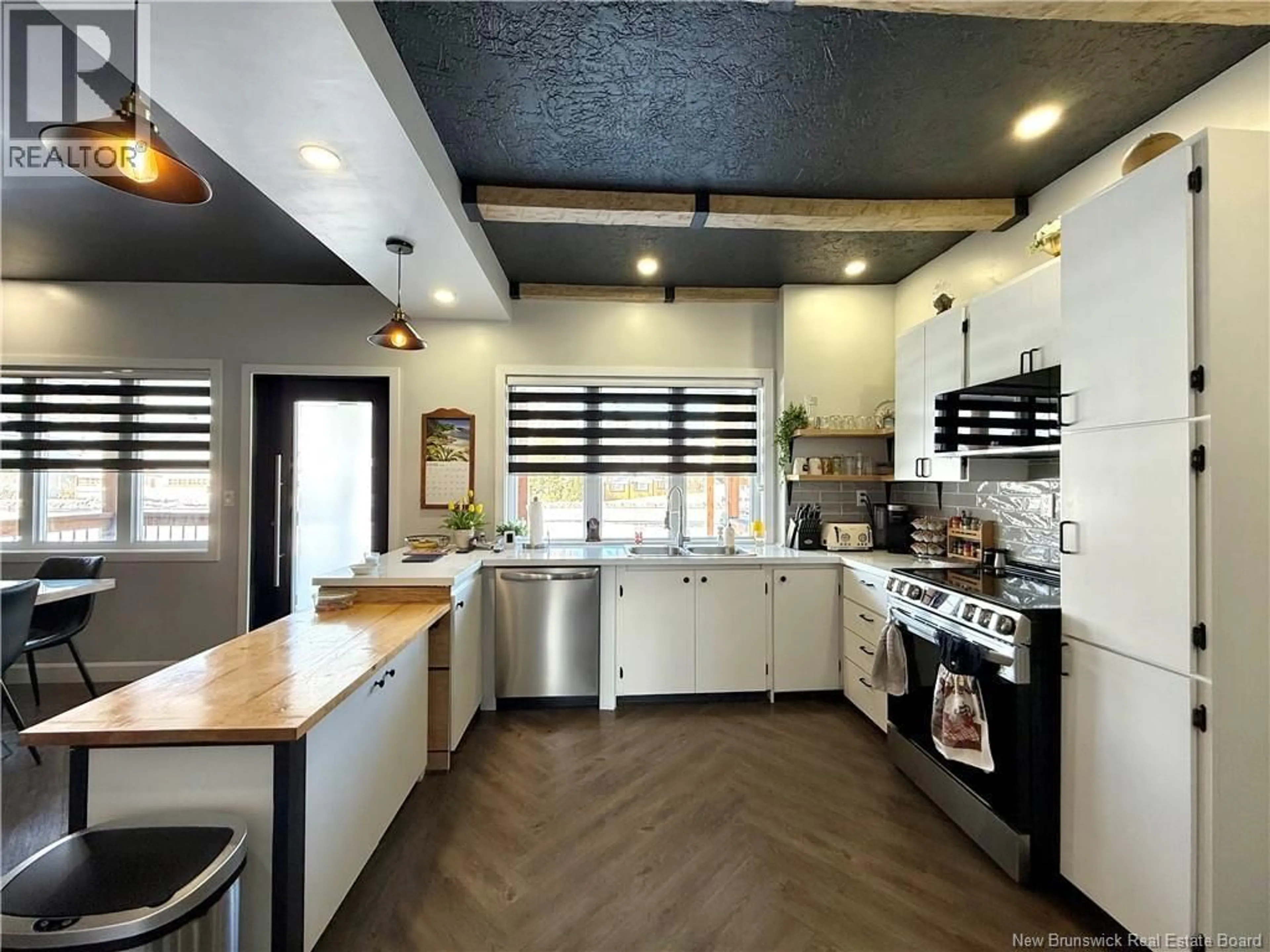 Open concept kitchen, unknown for 2116 COMMERCIALE STREET, Saint-François-de-Madawaska New Brunswick E7A1B4