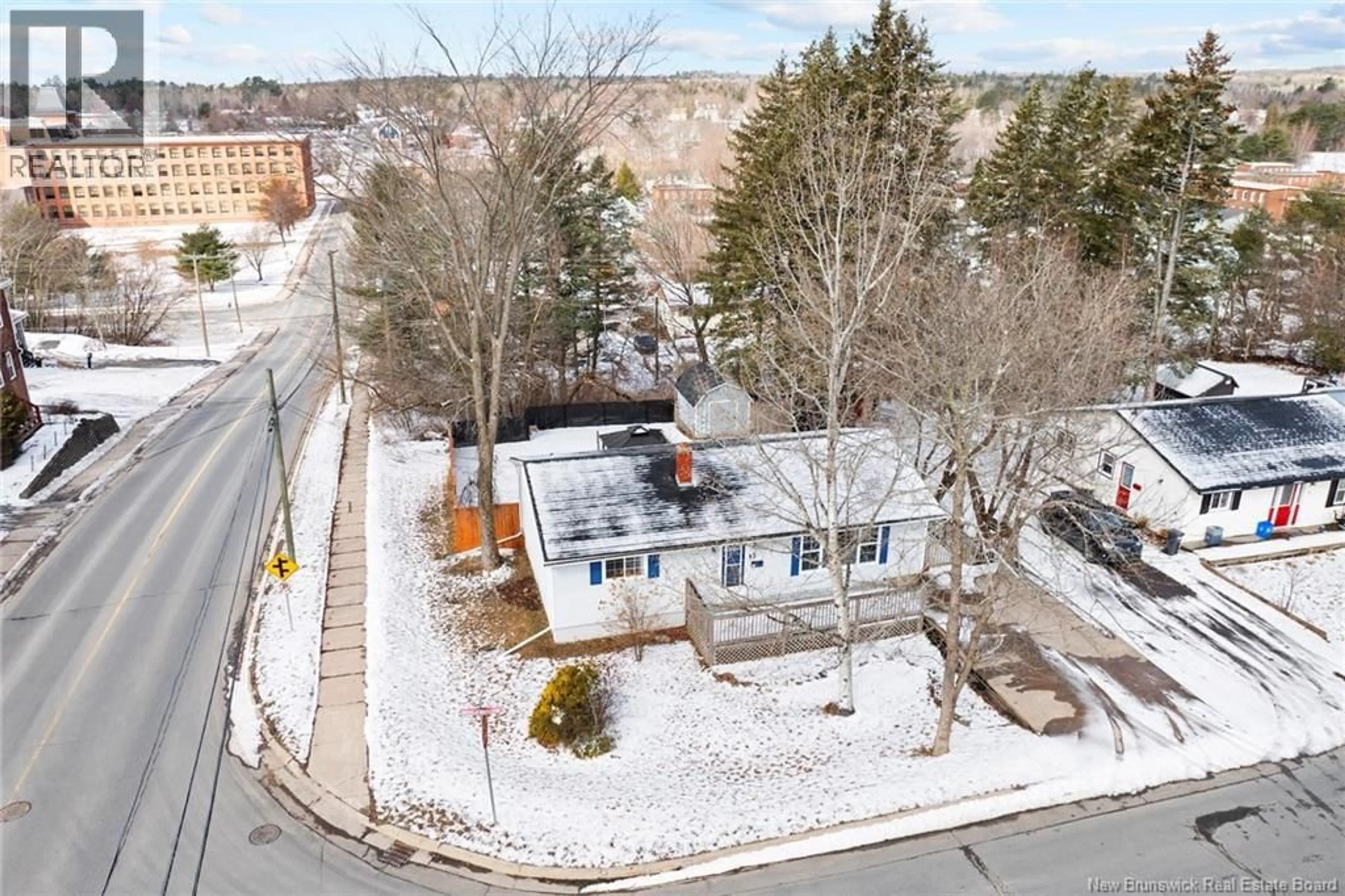 A pic from outside/outdoor area/front of a property/back of a property/a pic from drone, street for 3 DOWNING STREET, Fredericton New Brunswick E3A4M7