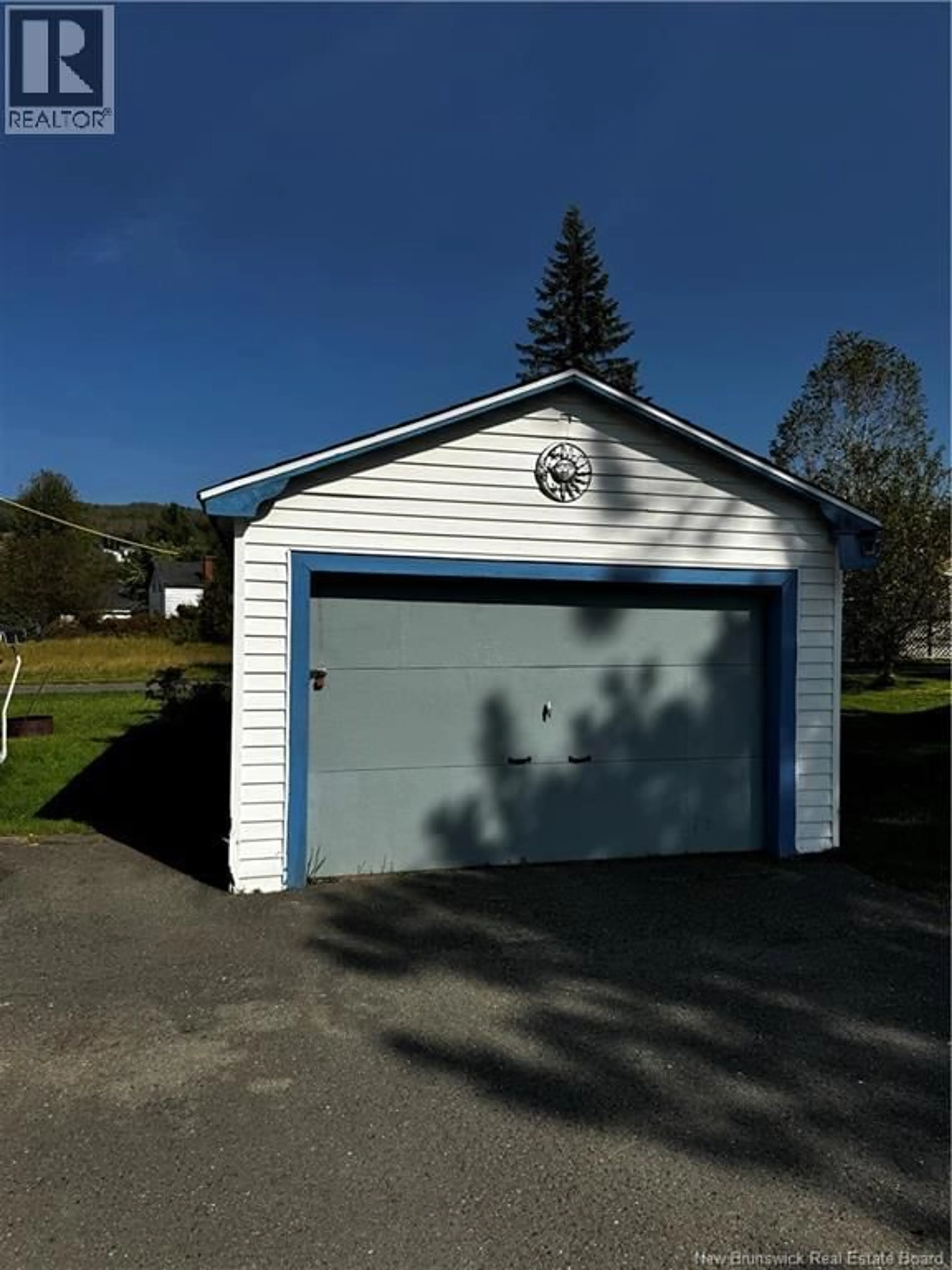 Indoor garage for 145 ISIDORE-BOUCHER BOULEVARD, Saint-Jacques New Brunswick E7B1W3