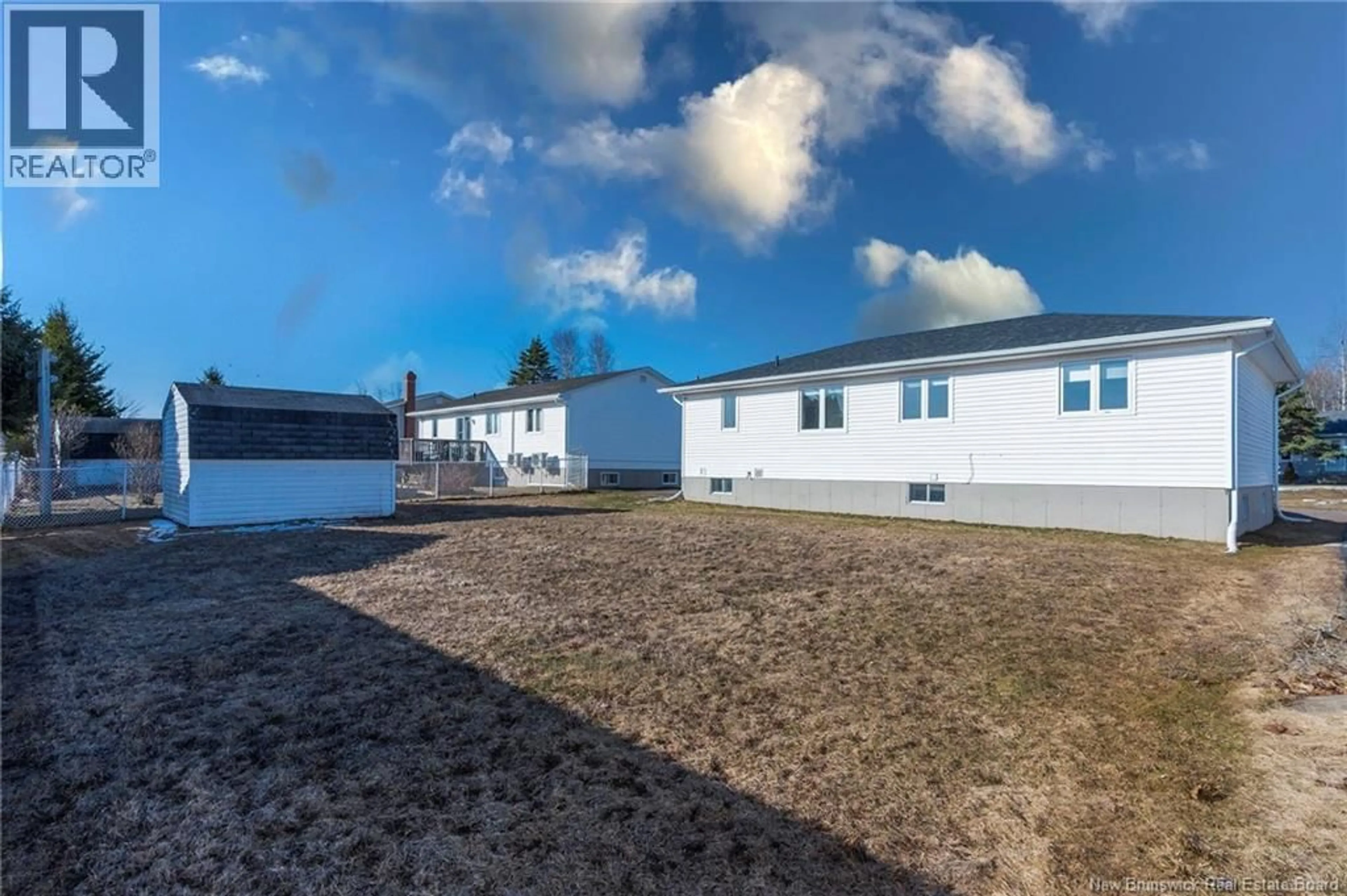 A pic from outside/outdoor area/front of a property/back of a property/a pic from drone, building for 264 TOBIAS STREET, Riverview New Brunswick E1B4W1