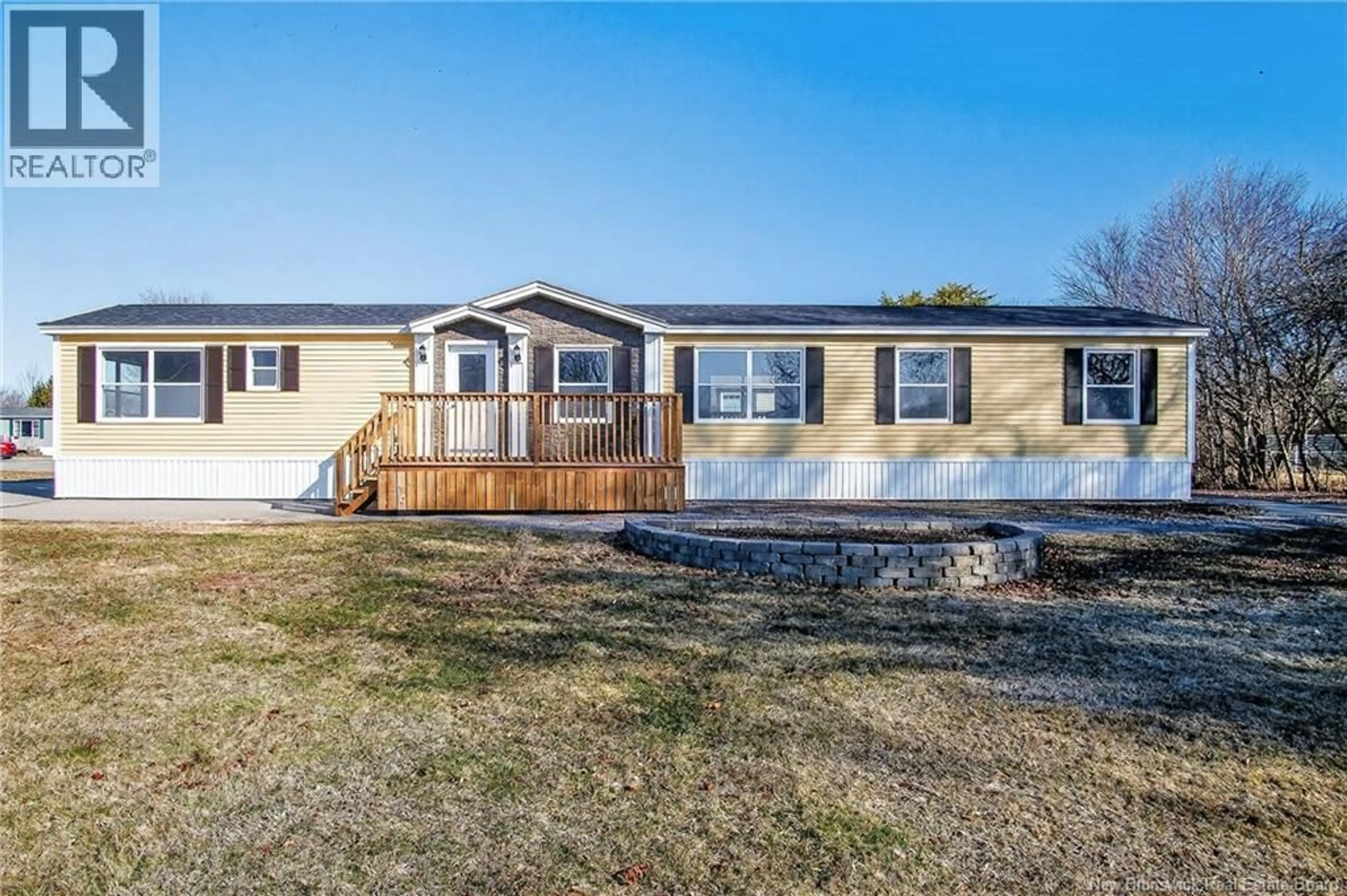 Home with vinyl exterior material, unknown for 7 PARK AVENUE, Sussex Corner New Brunswick E4E0B3