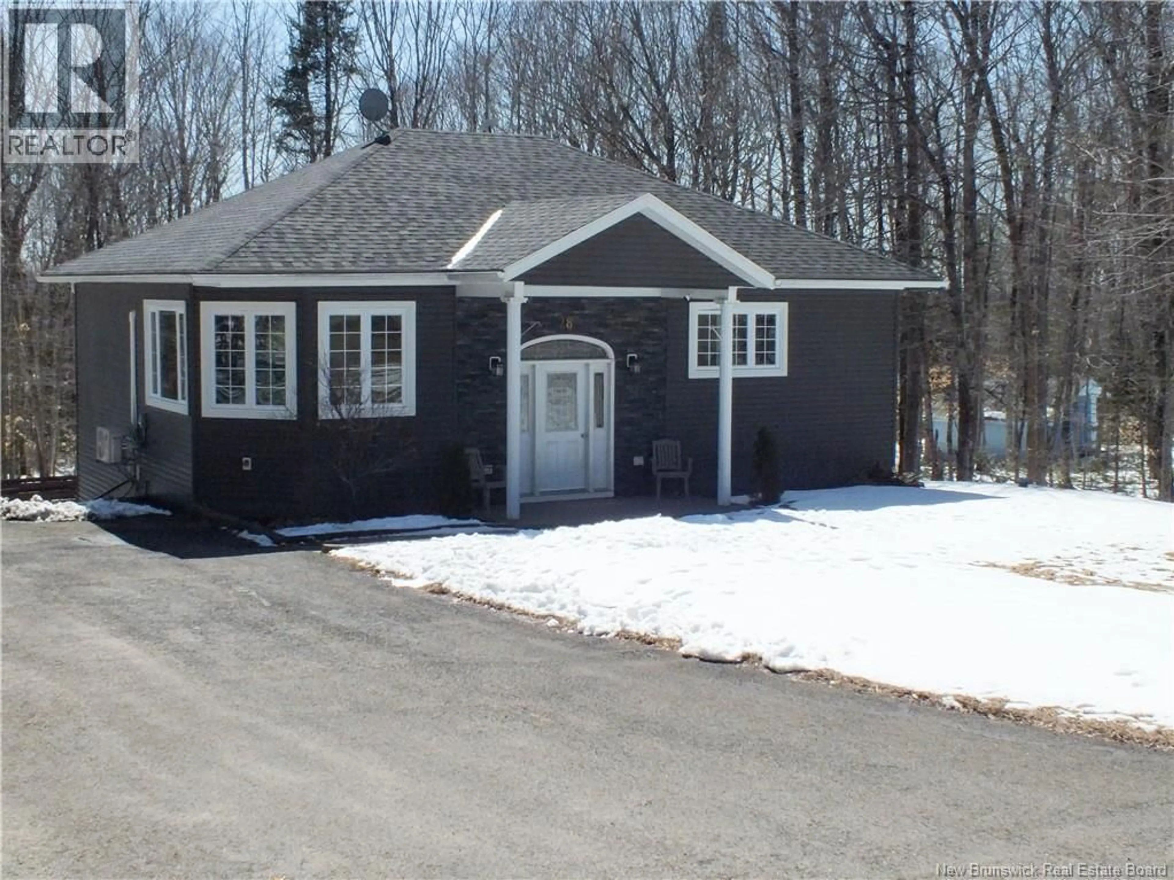 Home with vinyl exterior material, street for 28 MOUNTAIN VIEW CRESCENT, Oakland New Brunswick E7L2V8