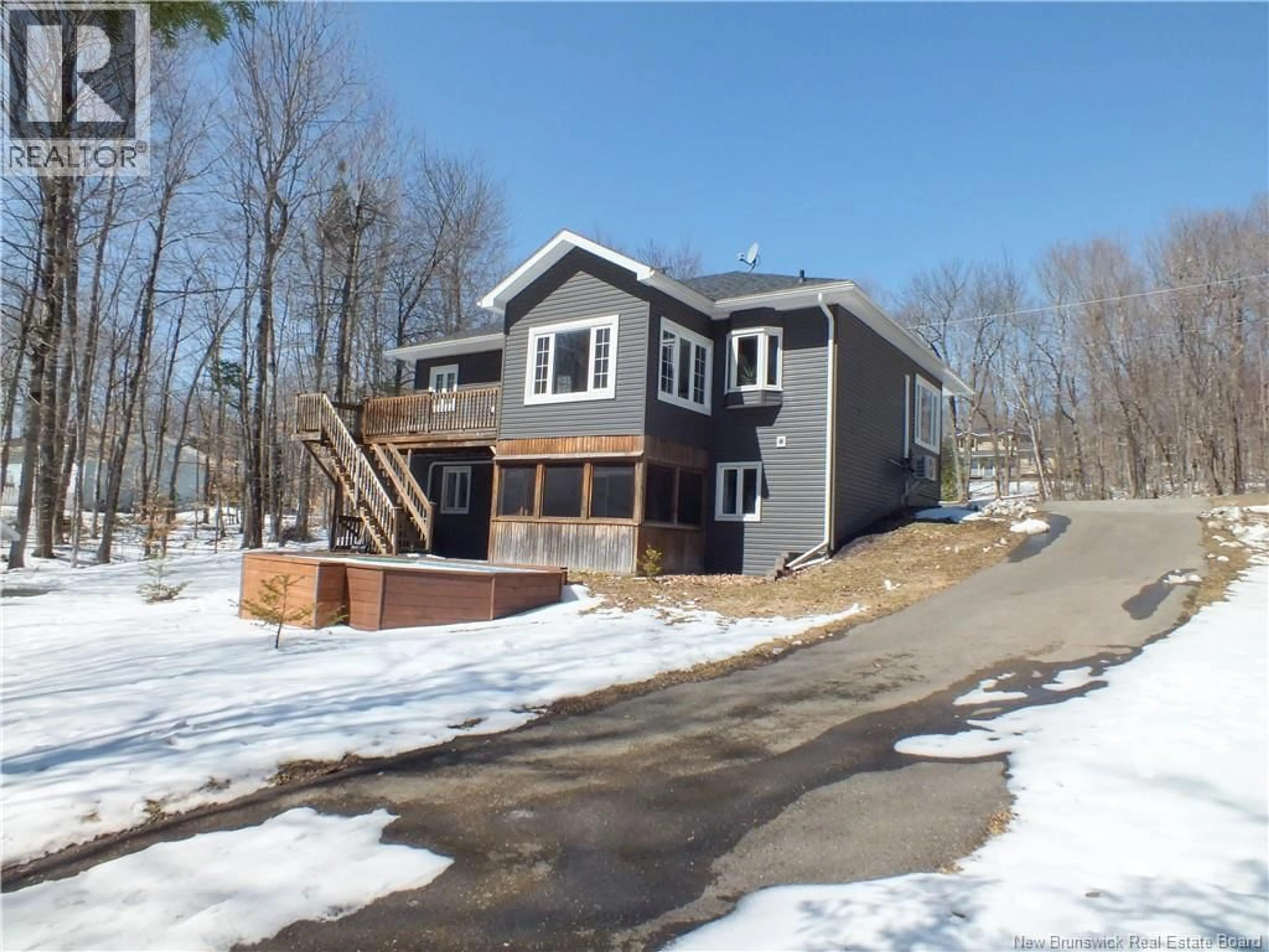 Home with vinyl exterior material, street for 28 MOUNTAIN VIEW CRESCENT, Oakland New Brunswick E7L2V8