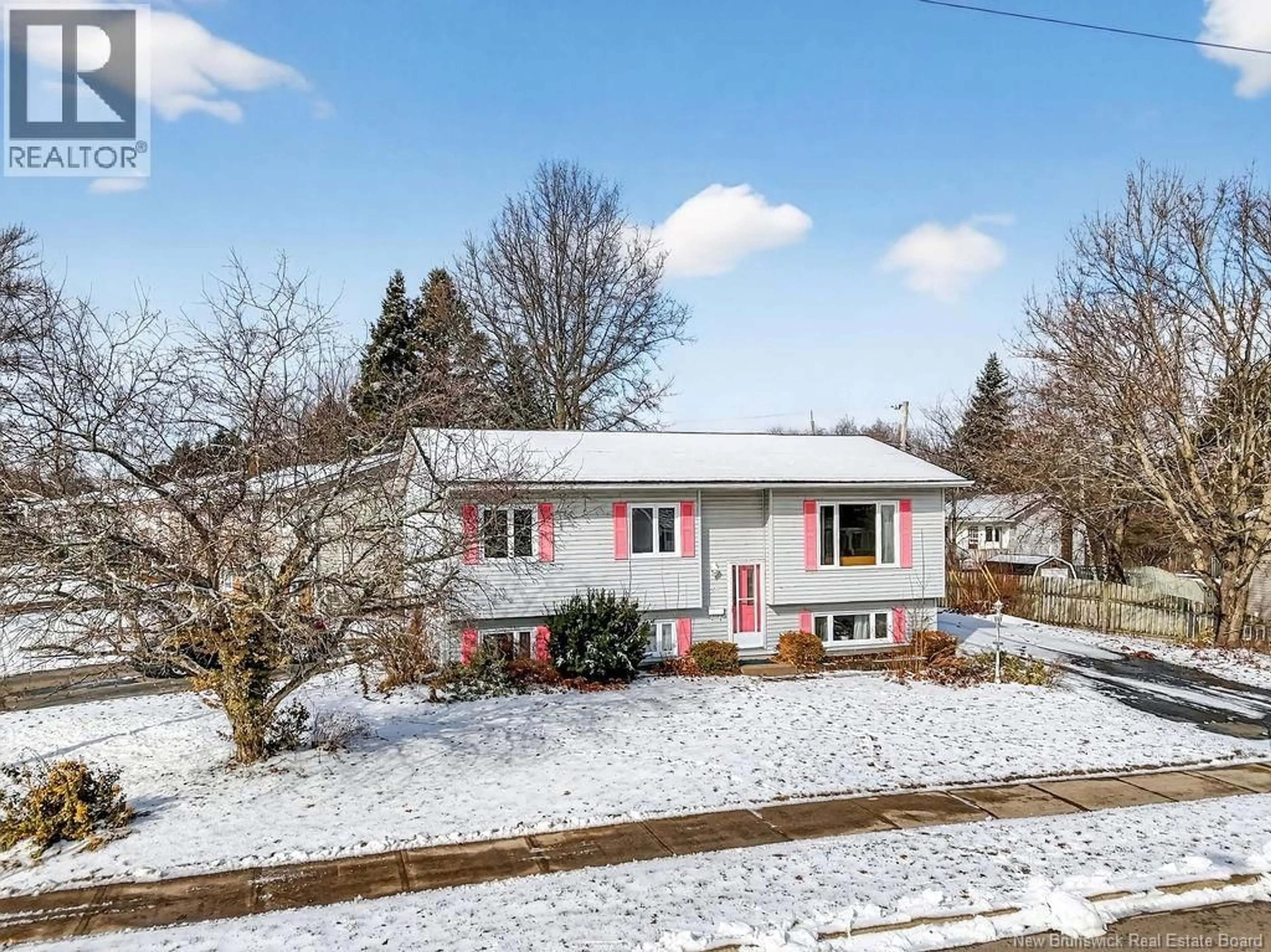 A pic from outside/outdoor area/front of a property/back of a property/a pic from drone, street for 25-27 NORTHVIEW AVENUE, Moncton New Brunswick E1C9C7