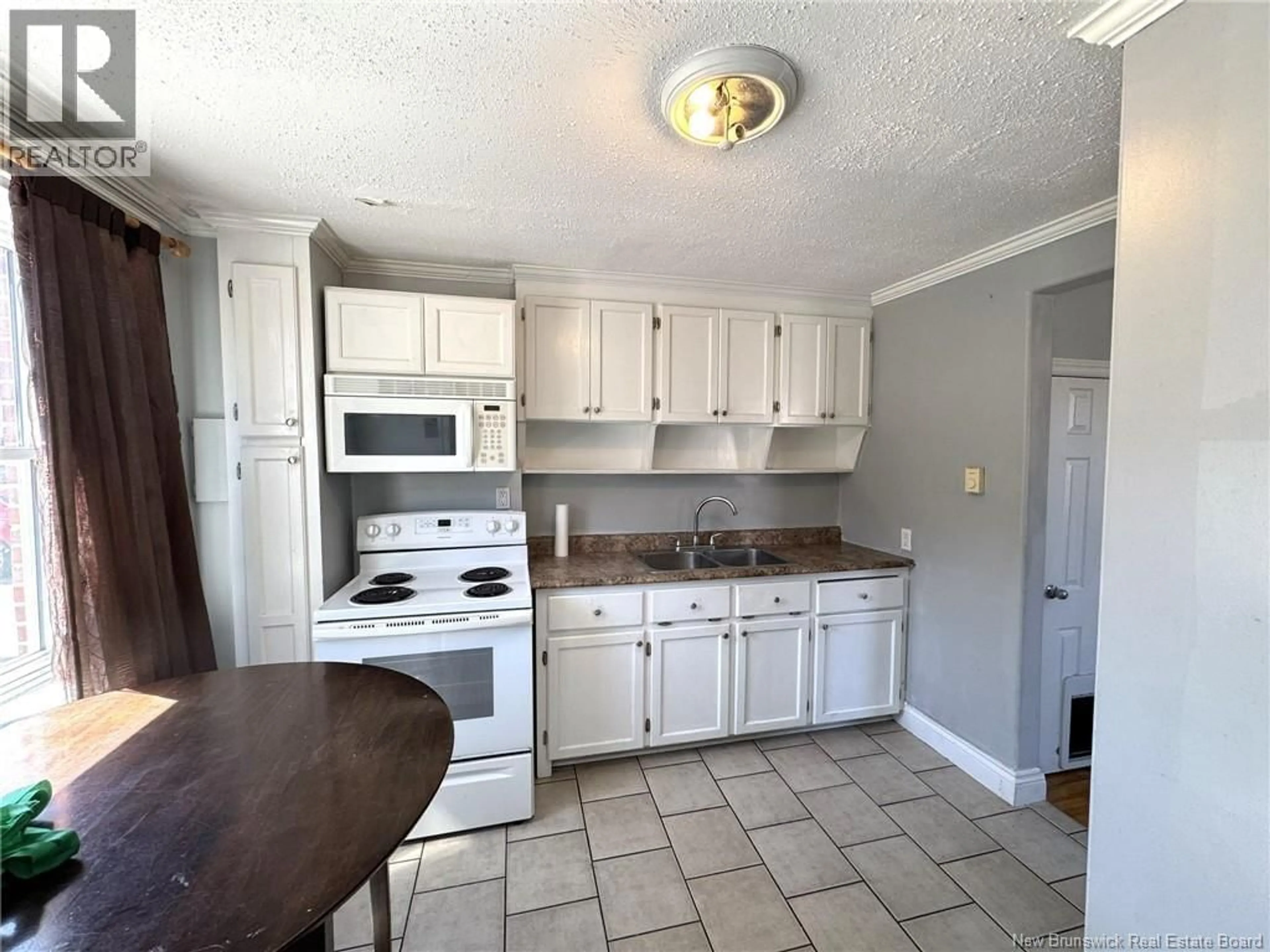 Standard kitchen, ceramic/tile floor for 15 MCKENNA CRESCENT, Saint John New Brunswick E2K4C7