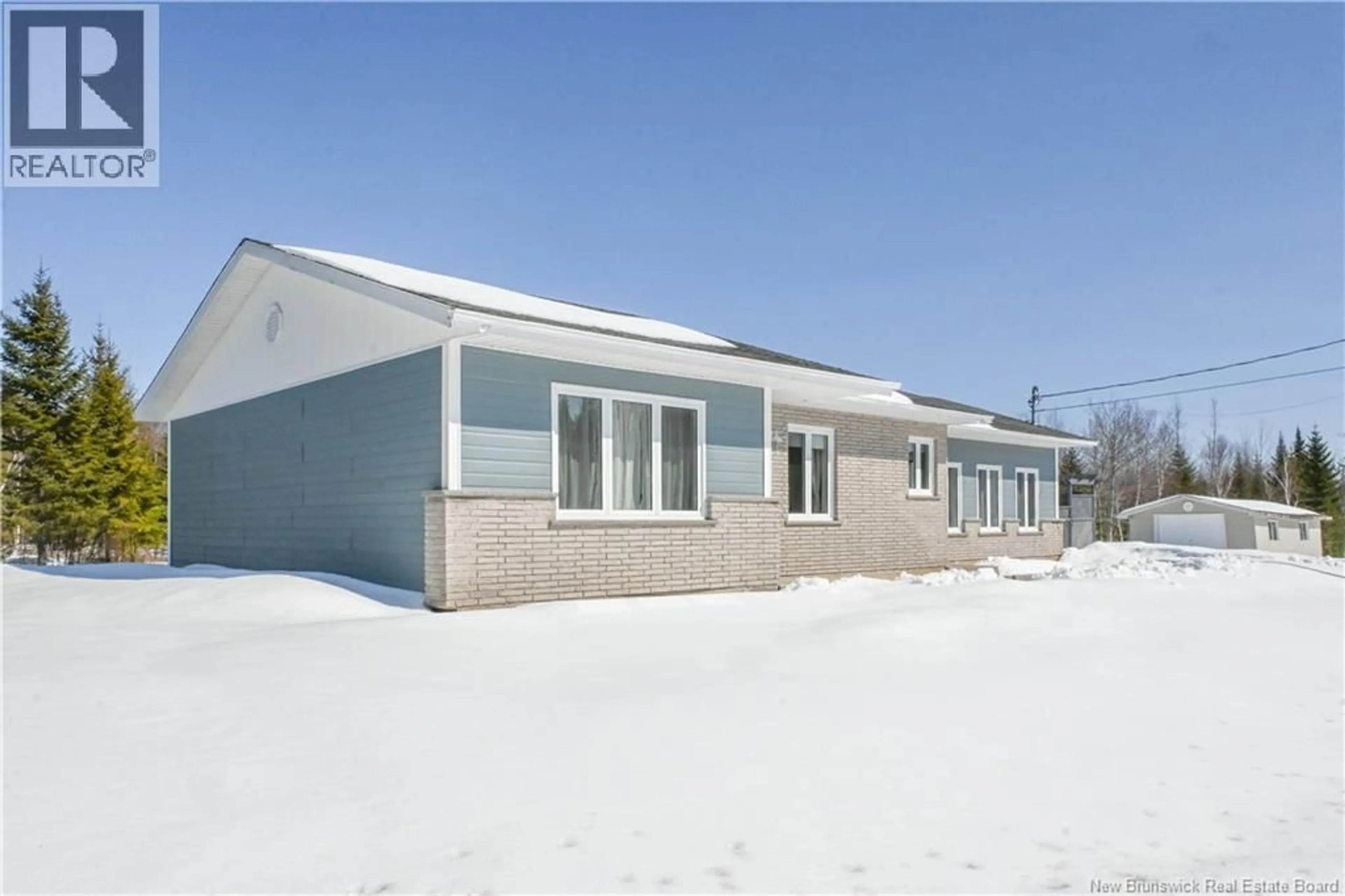 Home with vinyl exterior material, building for 199 SAINT-SIMON ROAD, Caraquet New Brunswick E1W1B3