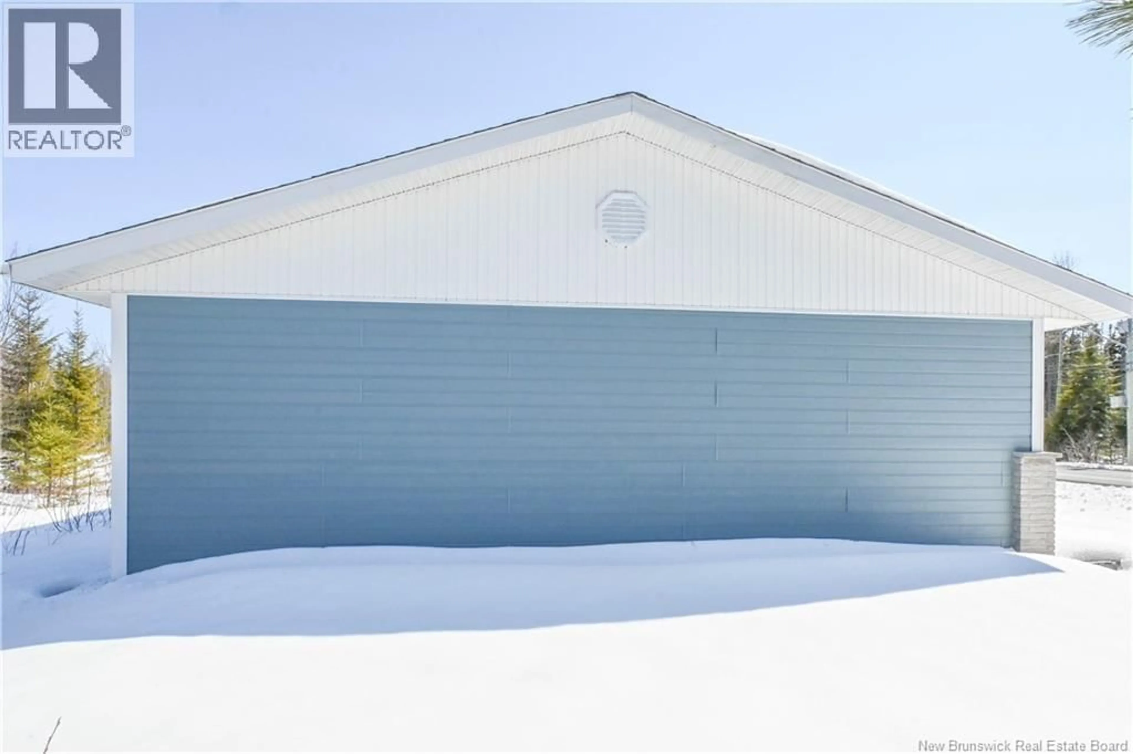 Indoor garage for 199 SAINT-SIMON ROAD, Caraquet New Brunswick E1W1B3