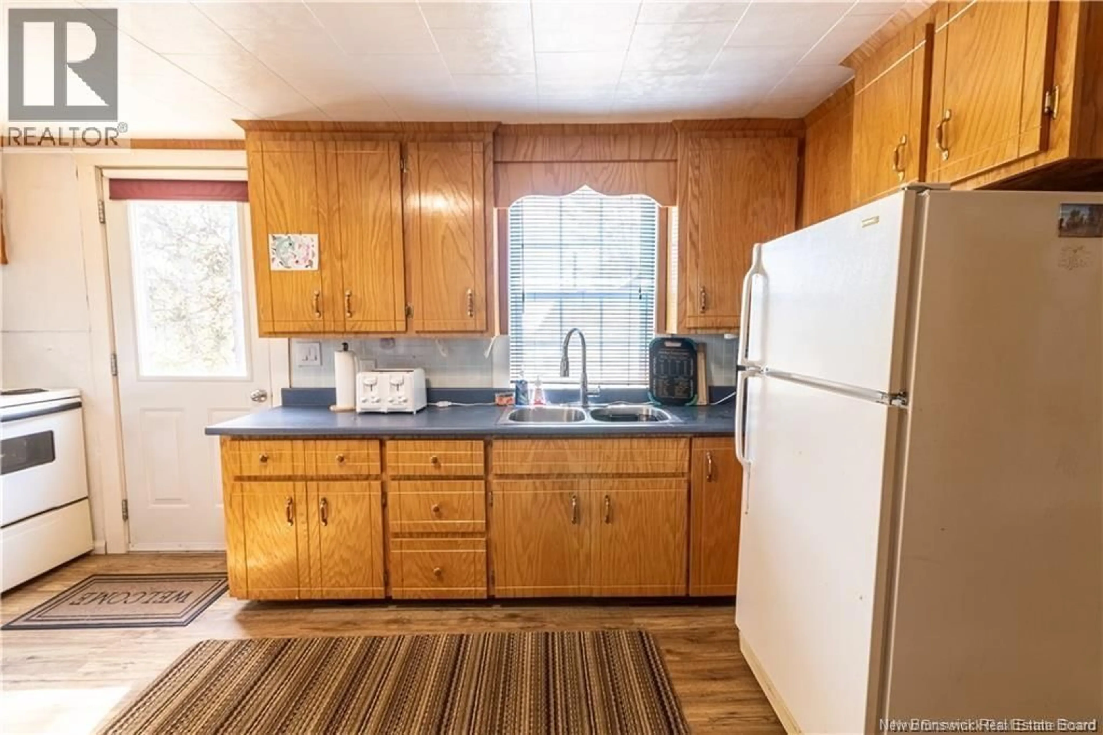 Standard kitchen, unknown for 3222 ROUTE 104, Upper Hainesville New Brunswick E6E1J1