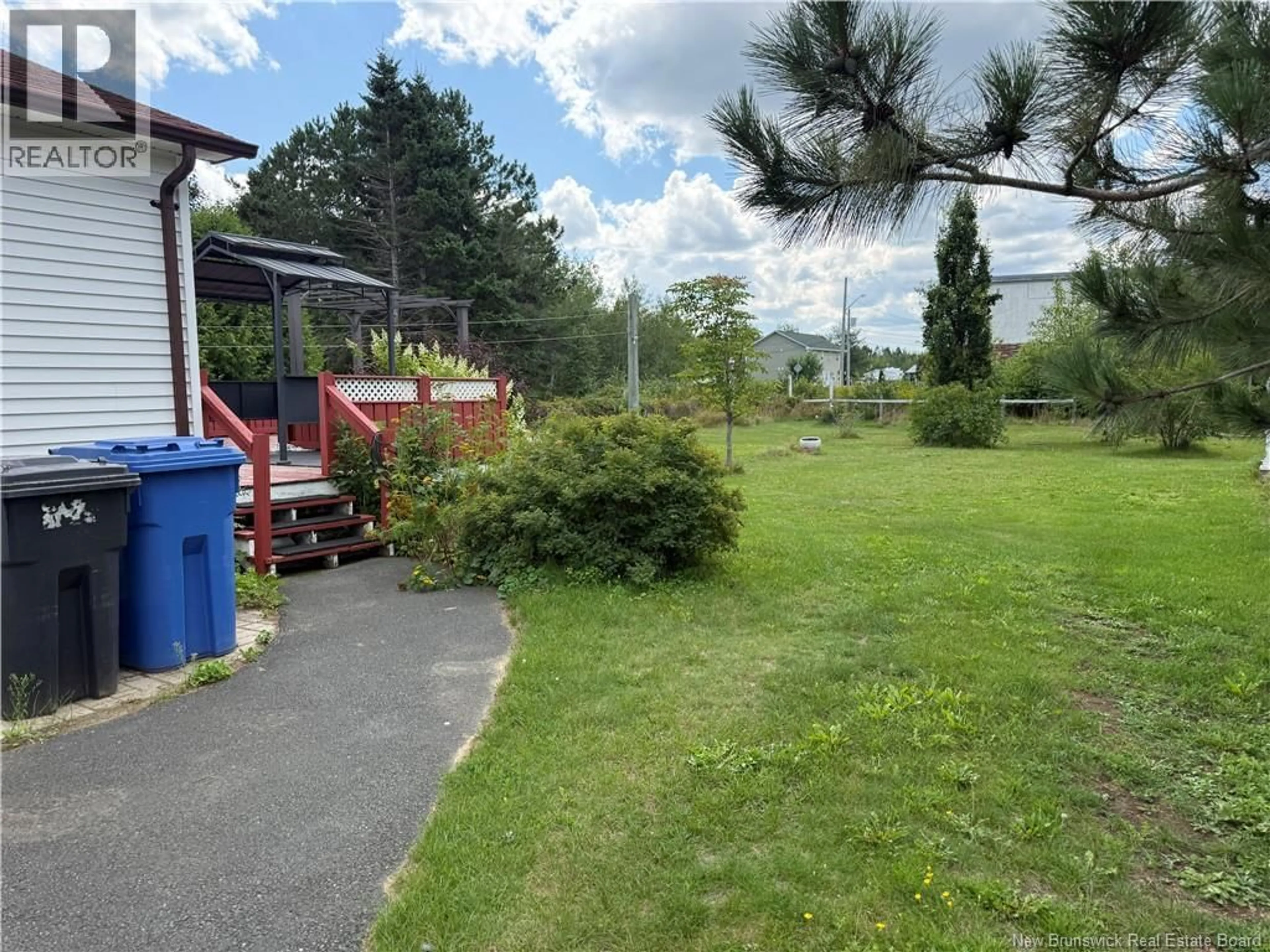 A pic from outside/outdoor area/front of a property/back of a property/a pic from drone, street for 3783 RUE PRINCIPALE, Tracadie New Brunswick E1X1E3
