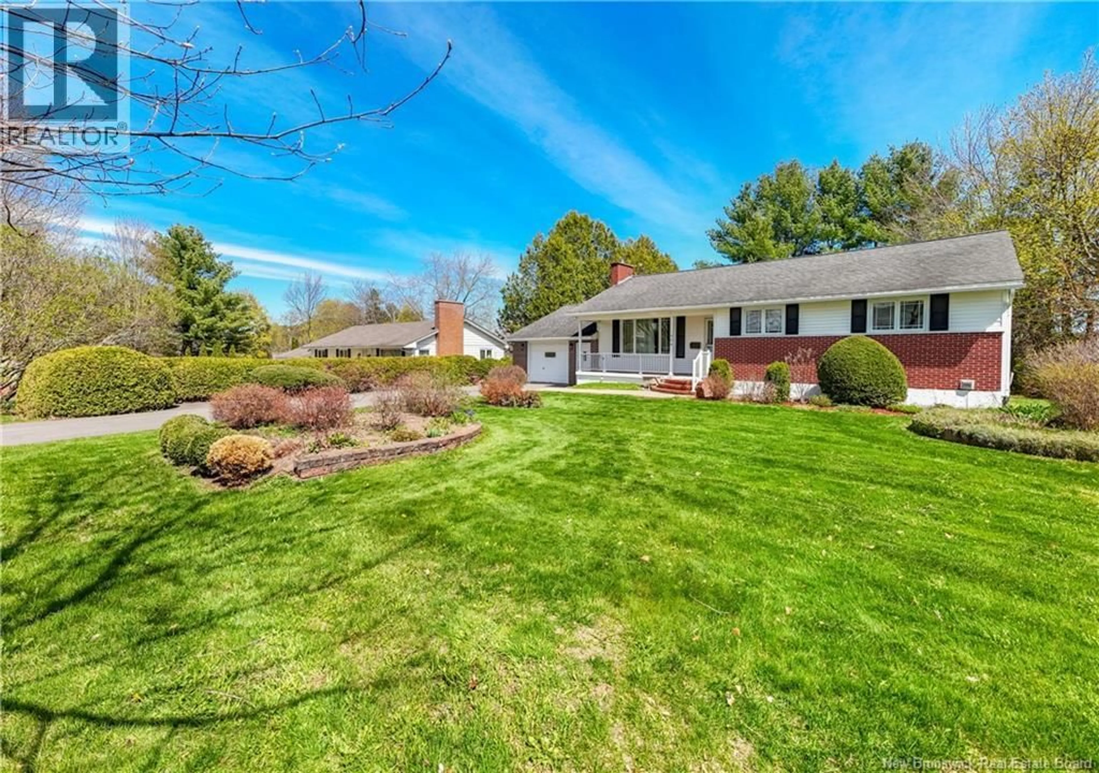 A pic from outside/outdoor area/front of a property/back of a property/a pic from drone, unknown for 404 GLENGARRY PLACE, Fredericton New Brunswick E3B5Z9