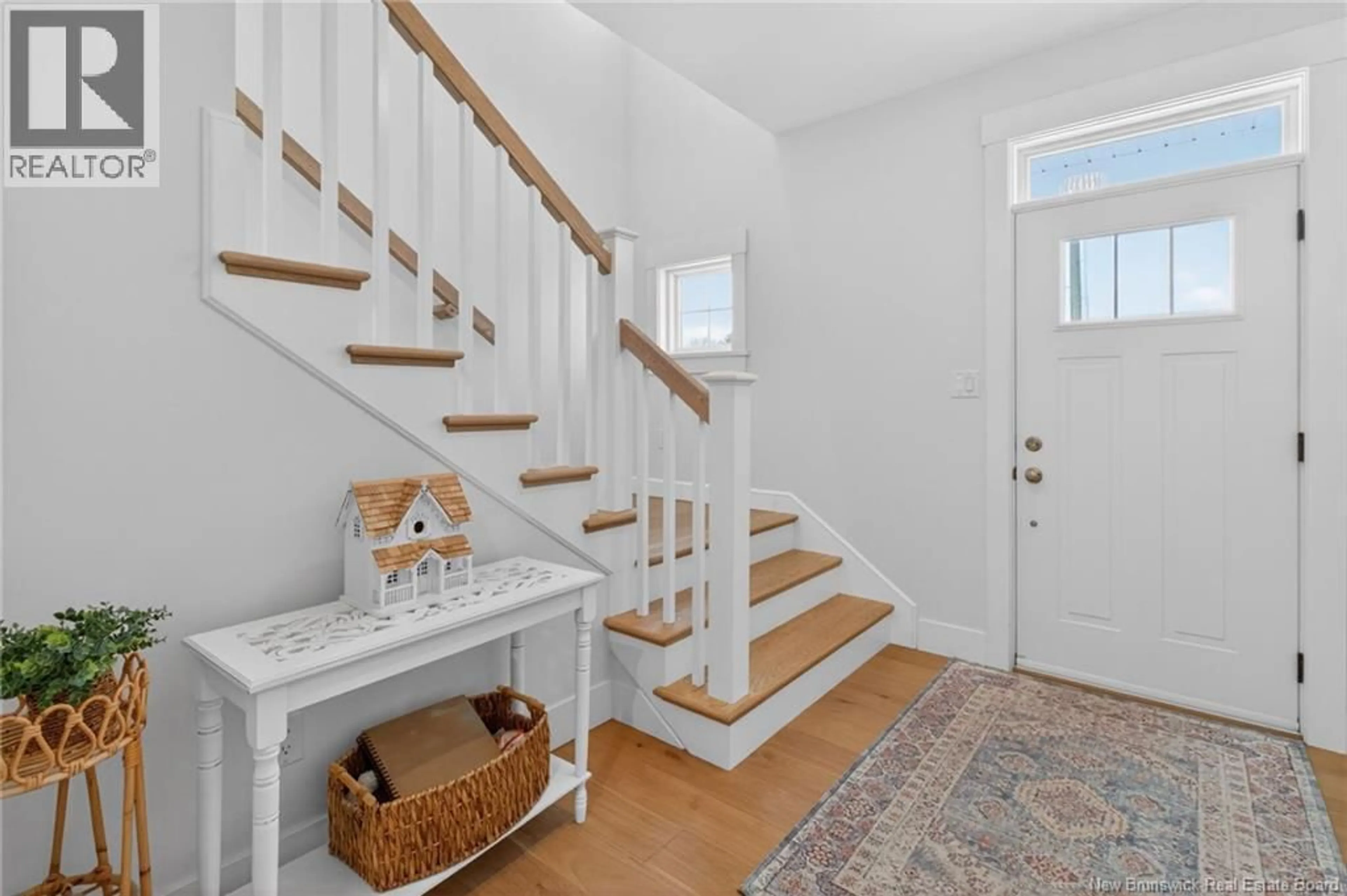 Indoor entryway for 38 HEROS COURT, Moncton New Brunswick E1G6A2