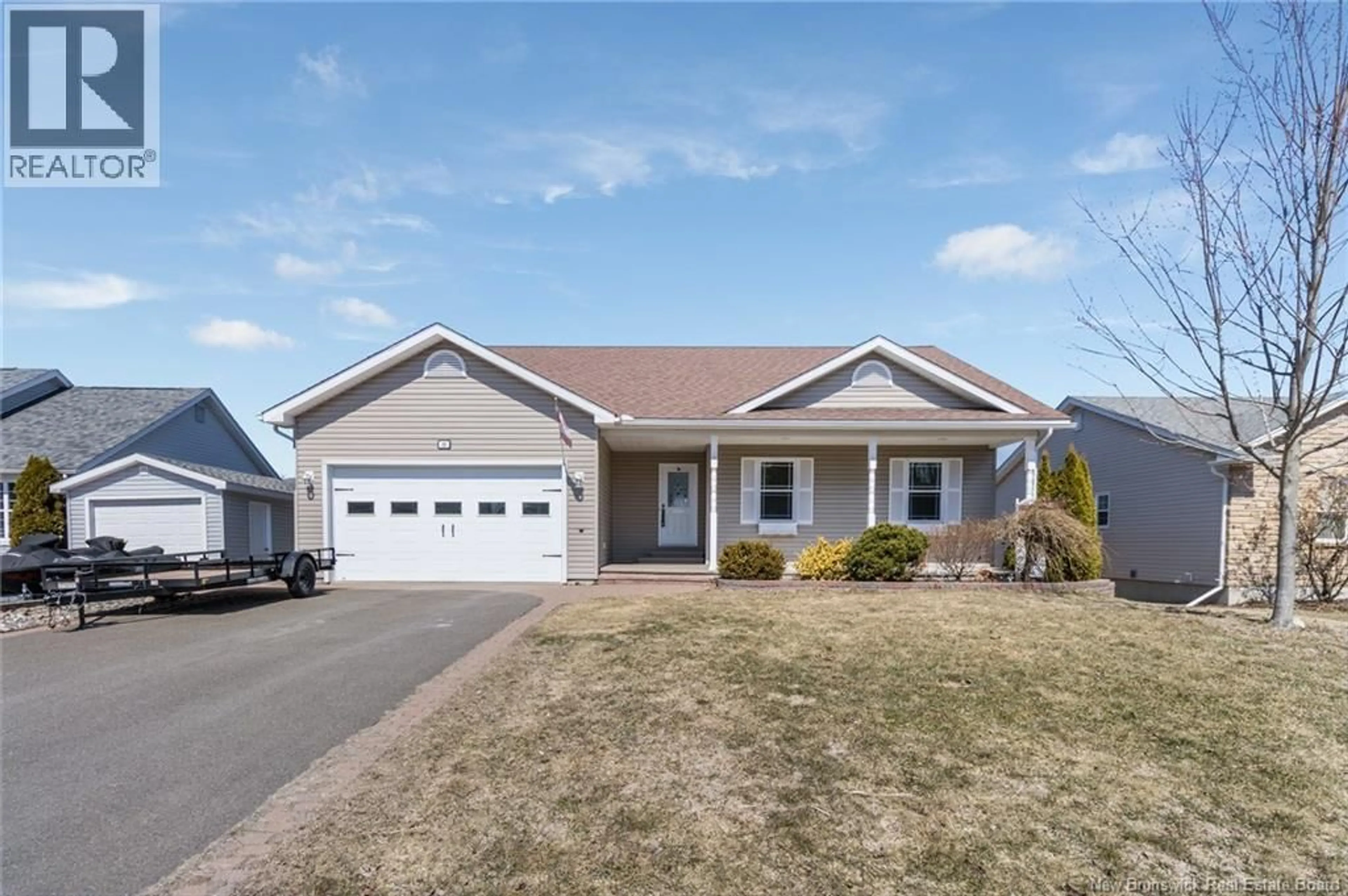 Home with vinyl exterior material, street for 38 CHATHAM AVENUE, Oromocto New Brunswick E2V2S3