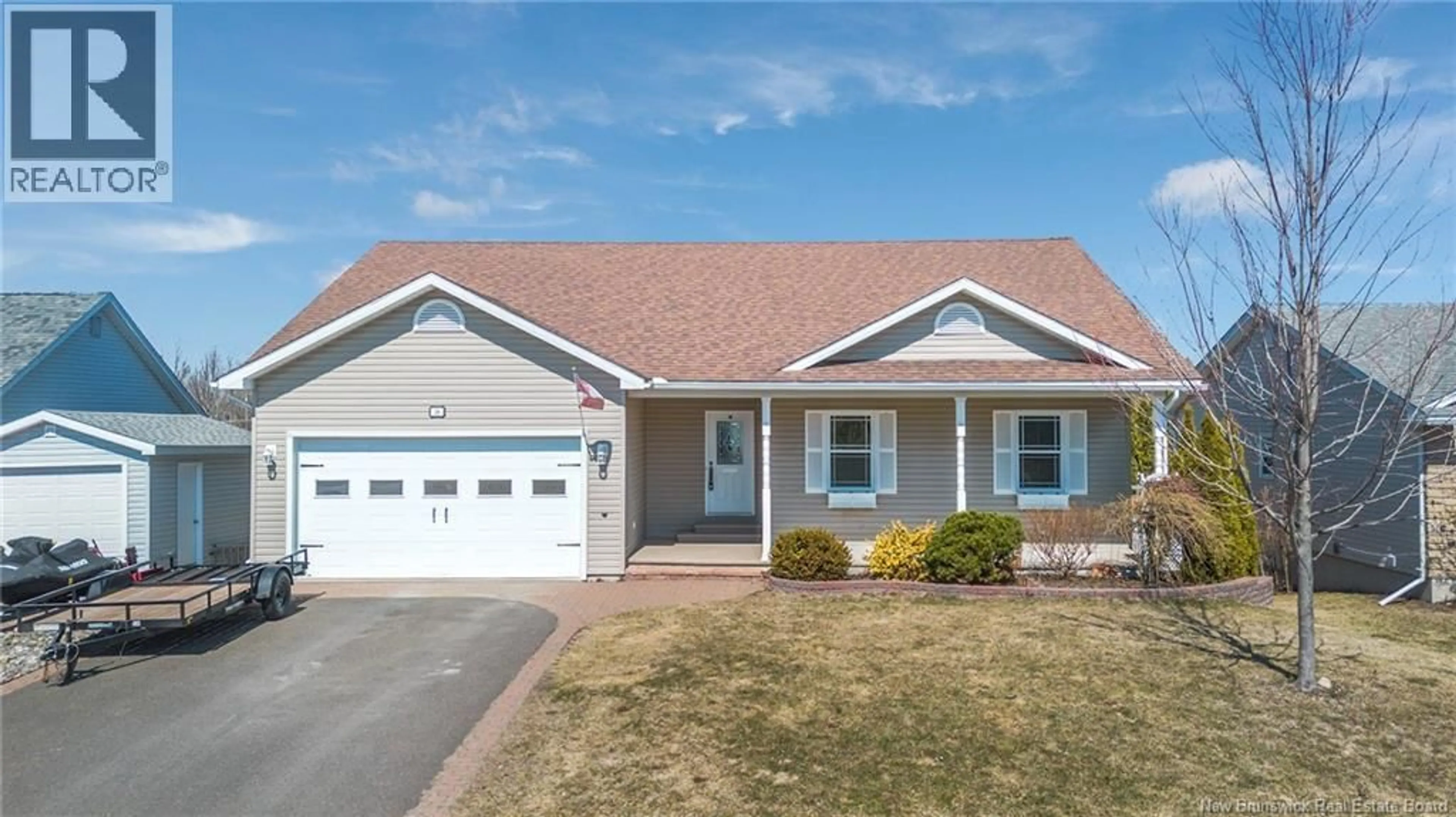 Home with vinyl exterior material, street for 38 CHATHAM AVENUE, Oromocto New Brunswick E2V2S3