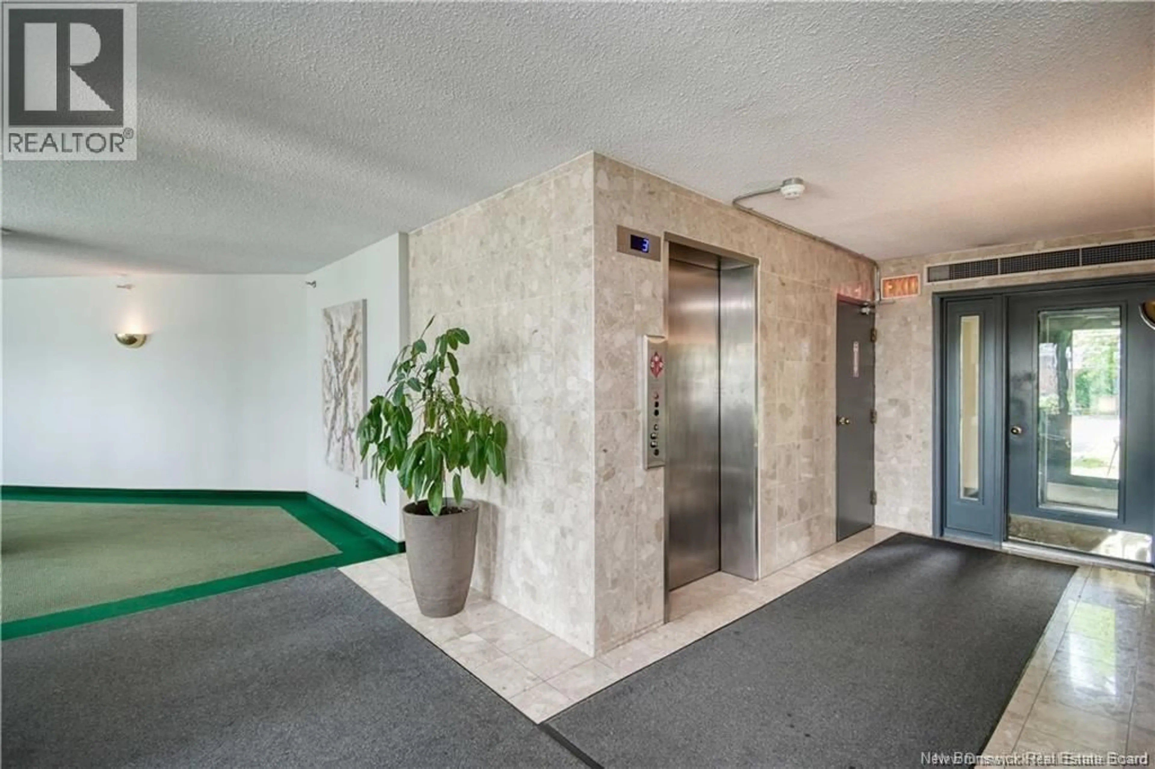 Indoor foyer for 206 - 191 QUEEN STREET, Moncton New Brunswick E1C1L3