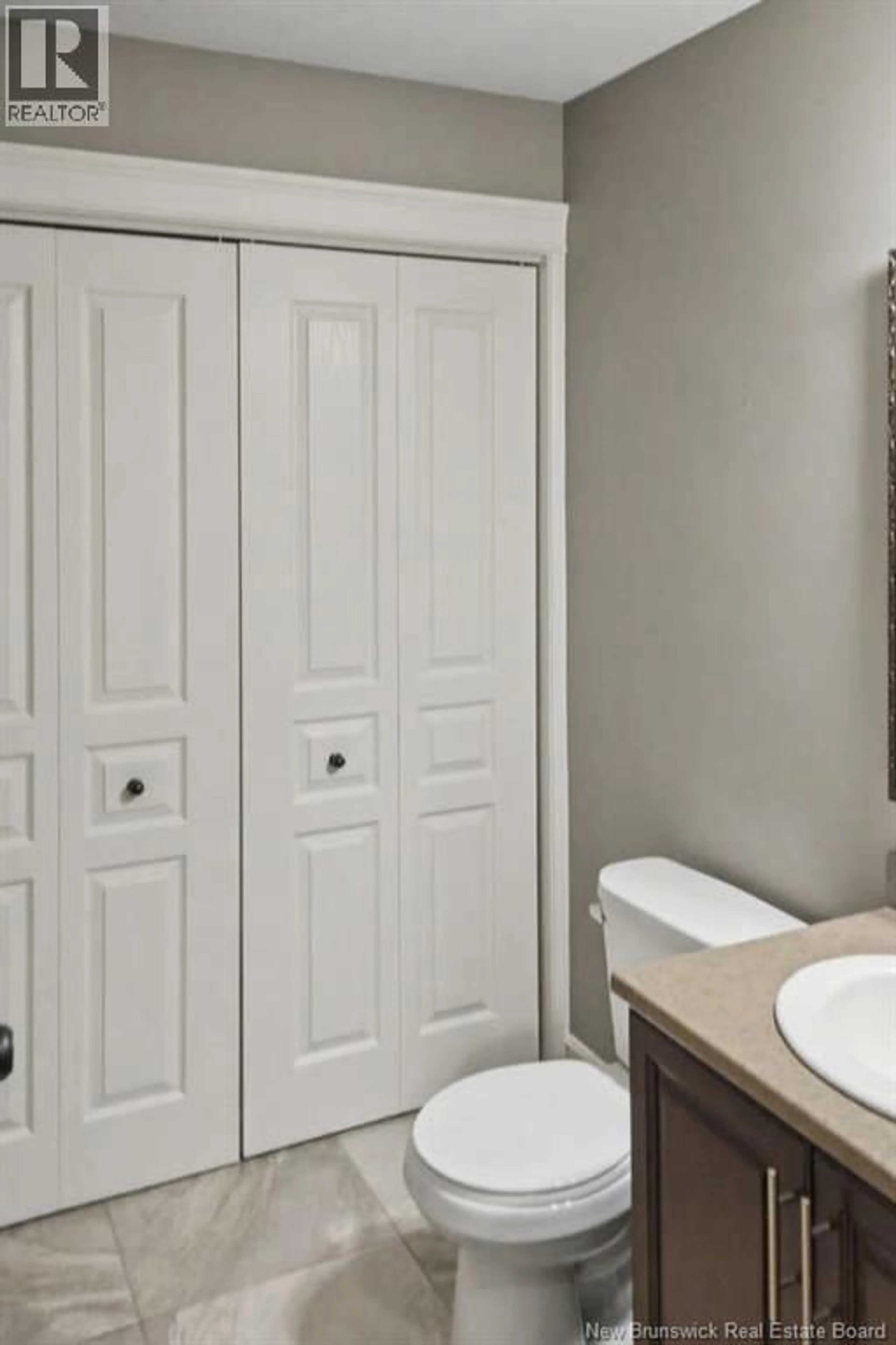 Standard bathroom, unknown for 64 RUE LIONEL, Dieppe New Brunswick E1E4V3