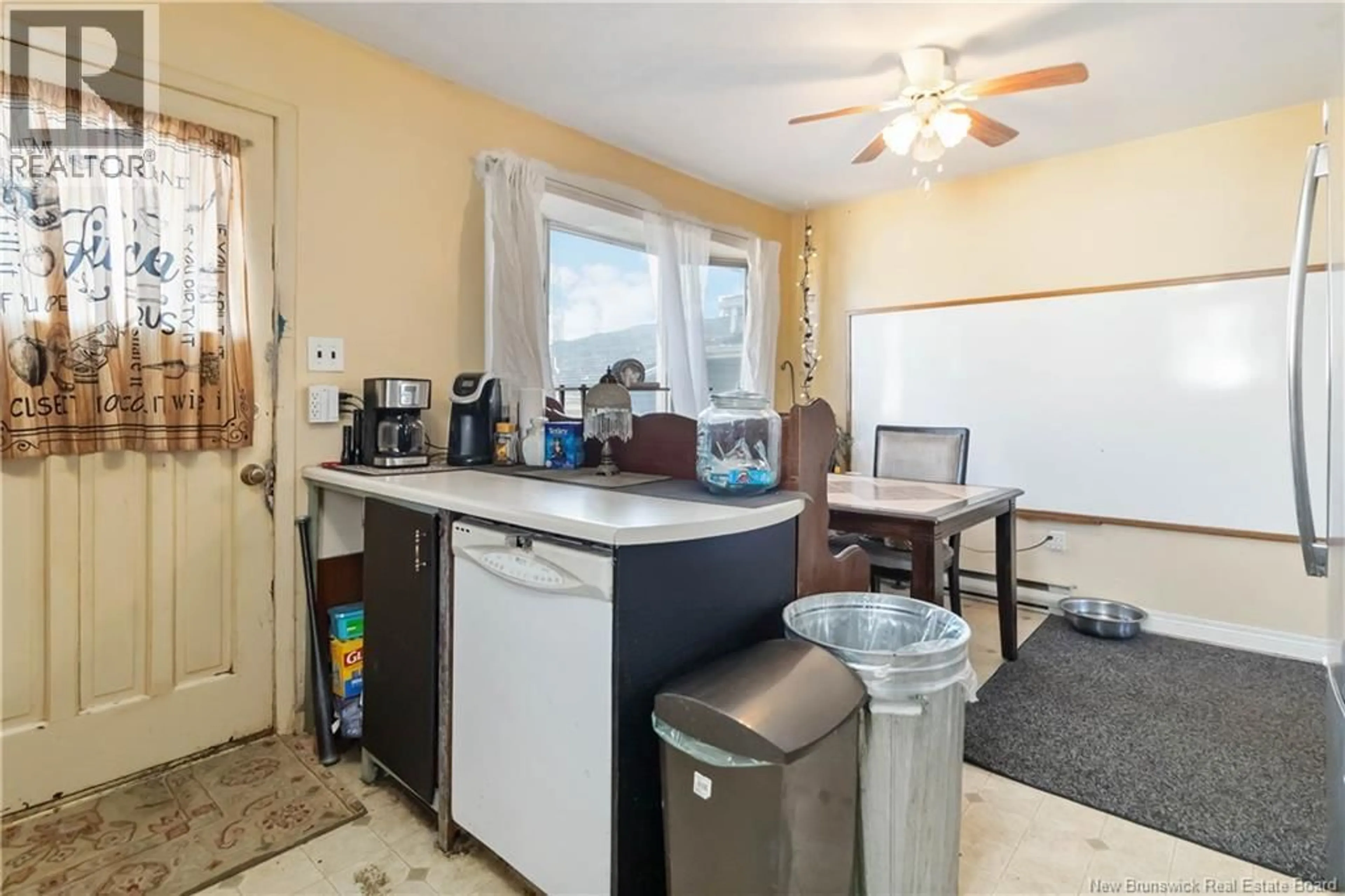Standard kitchen, unknown for 45 MANCHESTER CRESCENT, Riverview New Brunswick E1B3G5