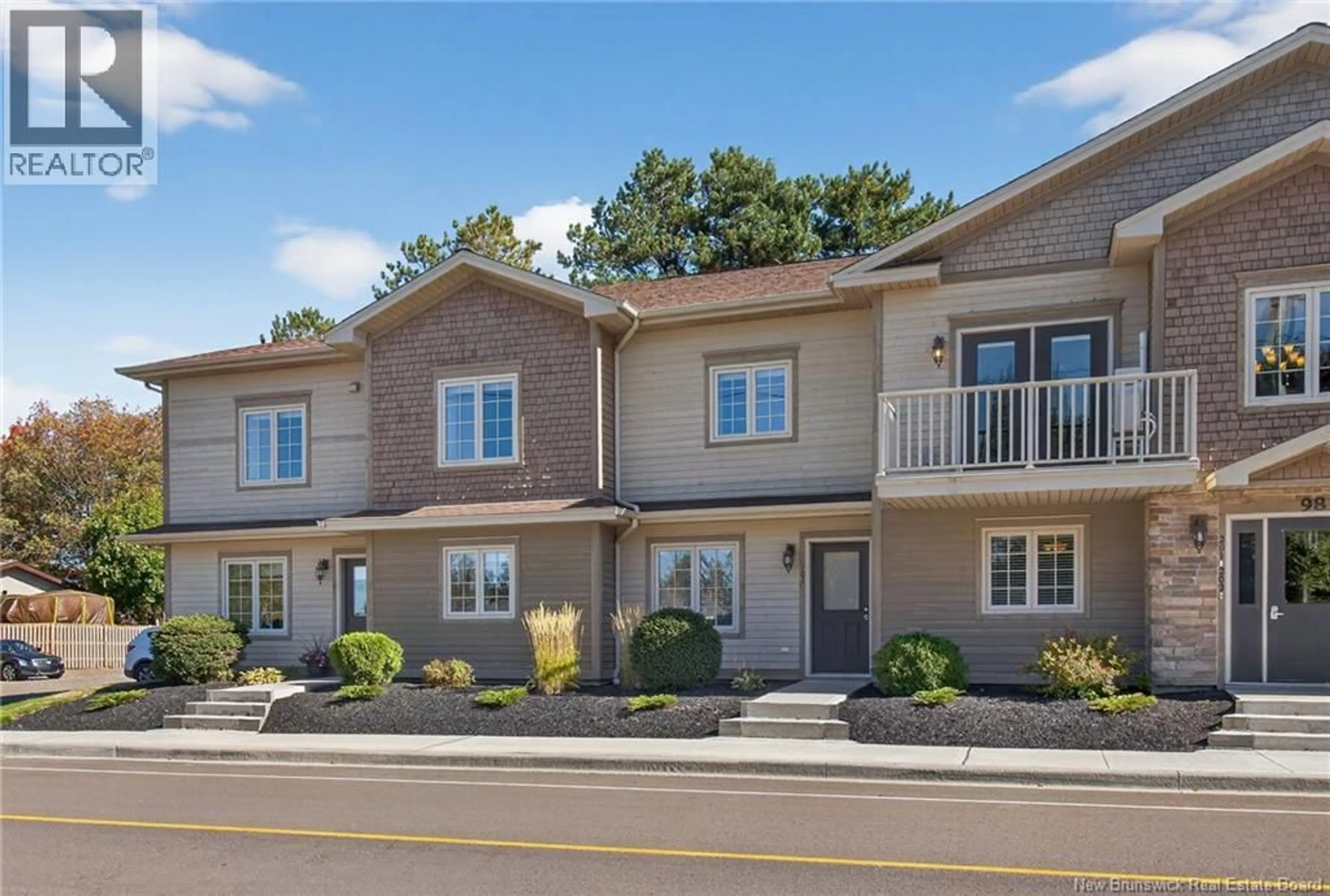 Home with vinyl exterior material, street for 201 - 98 PLEASANT STREET, Shediac New Brunswick E4P2L6