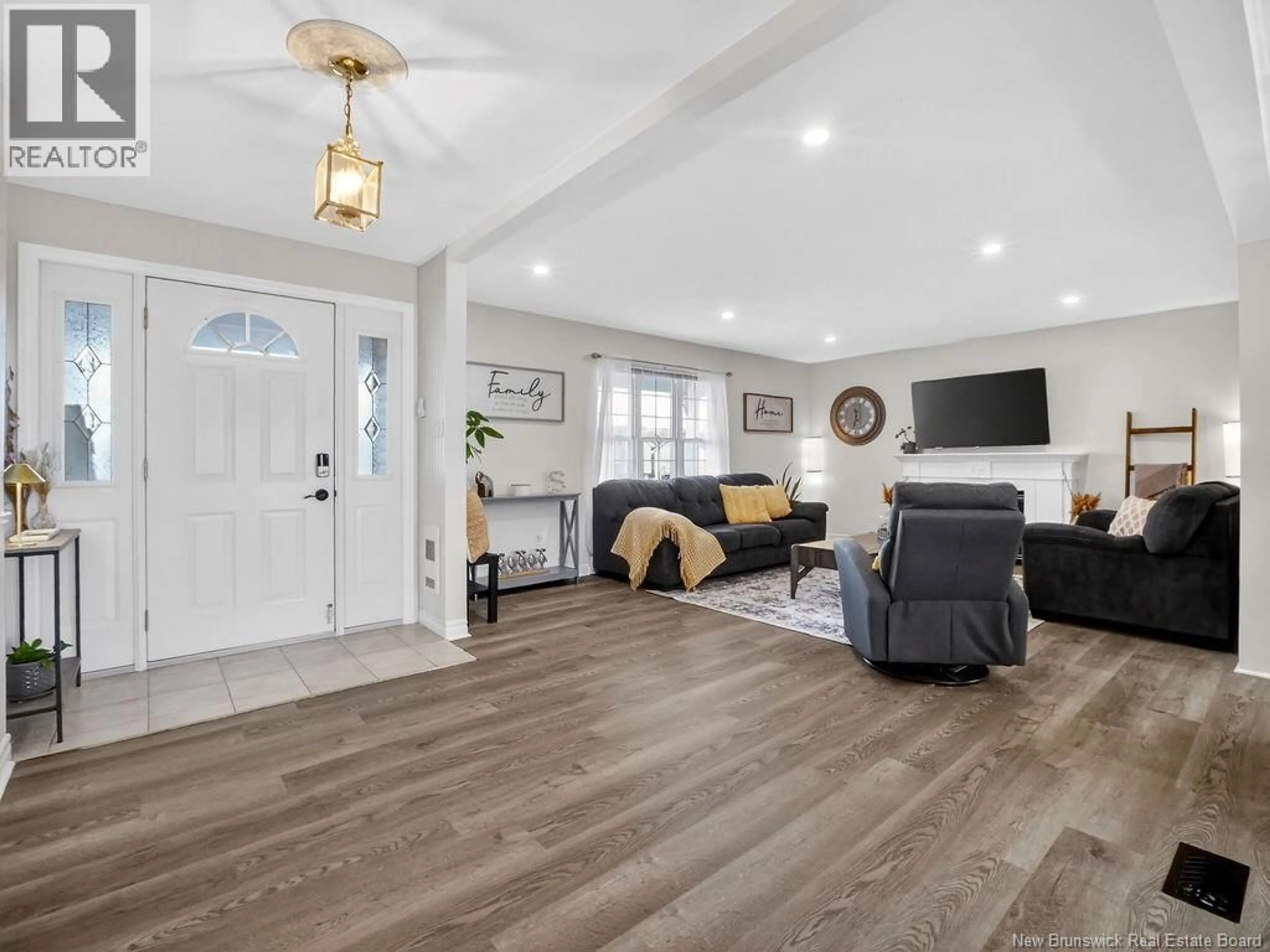 Living room with furniture, unknown for 185 TWIN OAKS DRIVE, Moncton New Brunswick E1G4W4