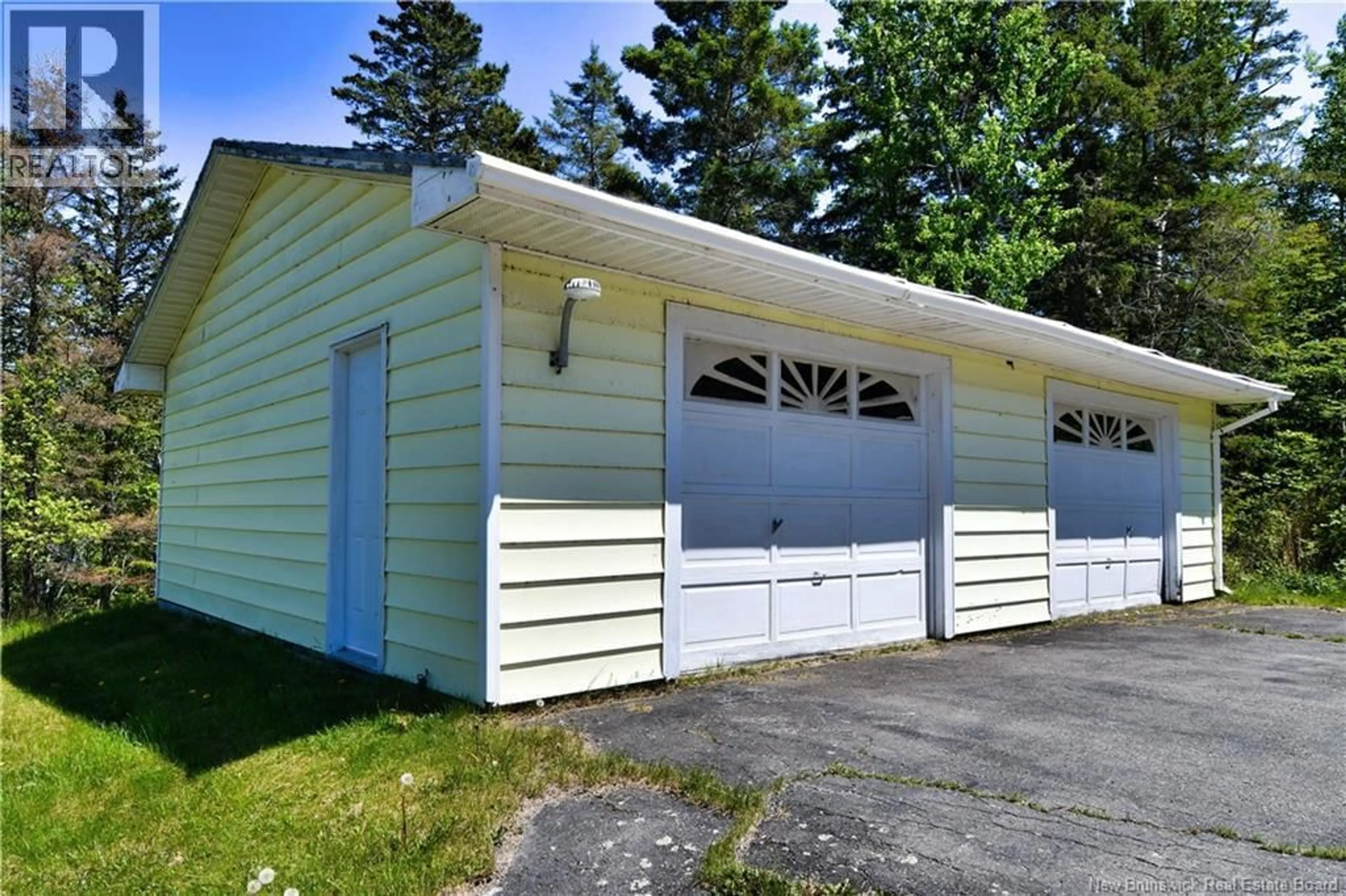 Indoor garage for 901 NORTH ROAD, Welshpool New Brunswick E5E1C8