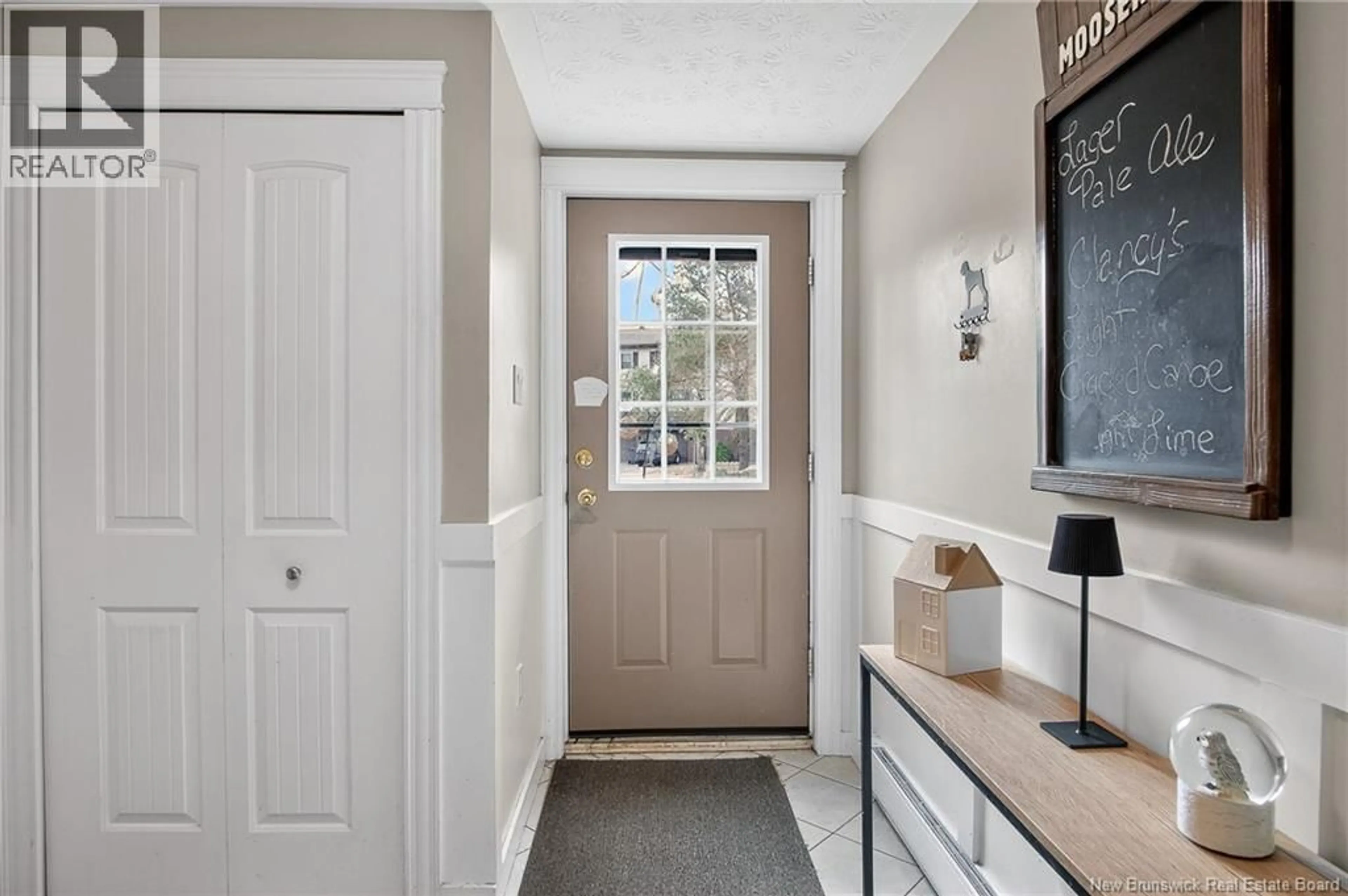 Indoor entryway for 33 HILLSVIEW CRESCENT, Rothesay New Brunswick E2E3N4