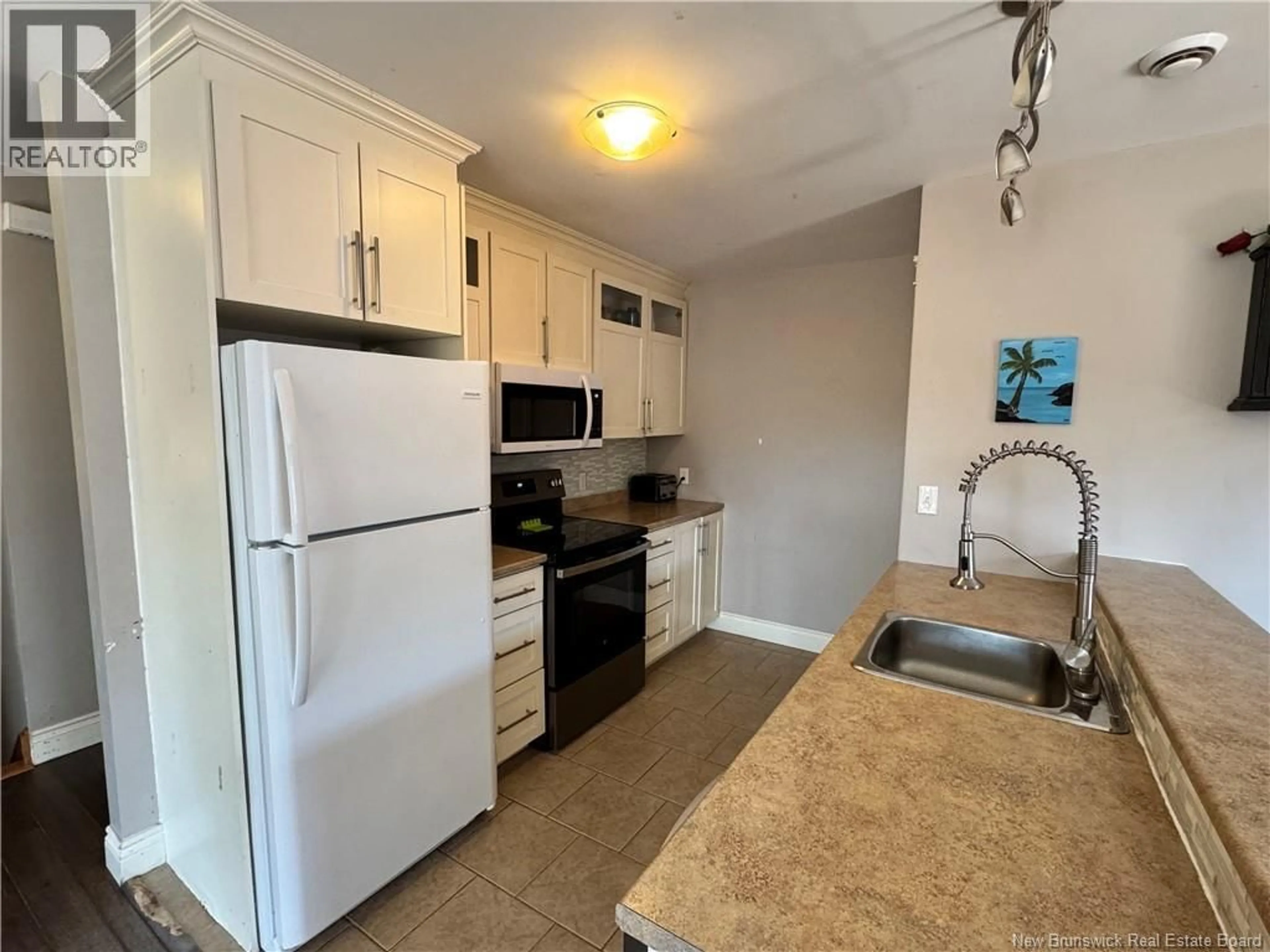 Standard kitchen, unknown for 41 ERICA CIRCLE, Oromocto New Brunswick E2V2M1