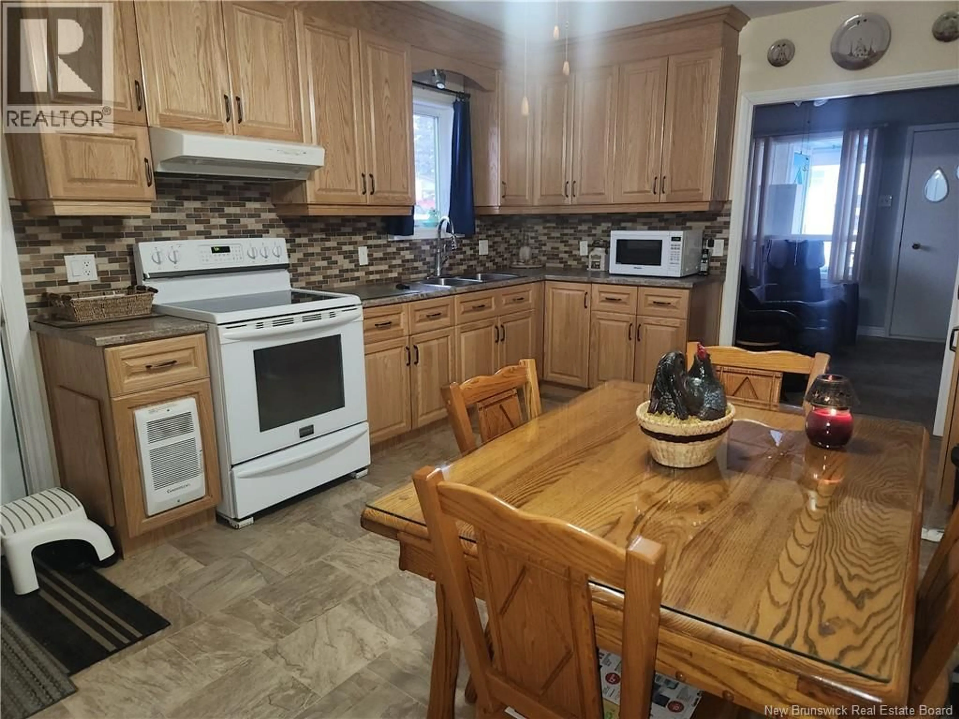 Standard kitchen, unknown for 66 ST-ANTOINE STREET, Saint-Léonard New Brunswick E7E1Z4