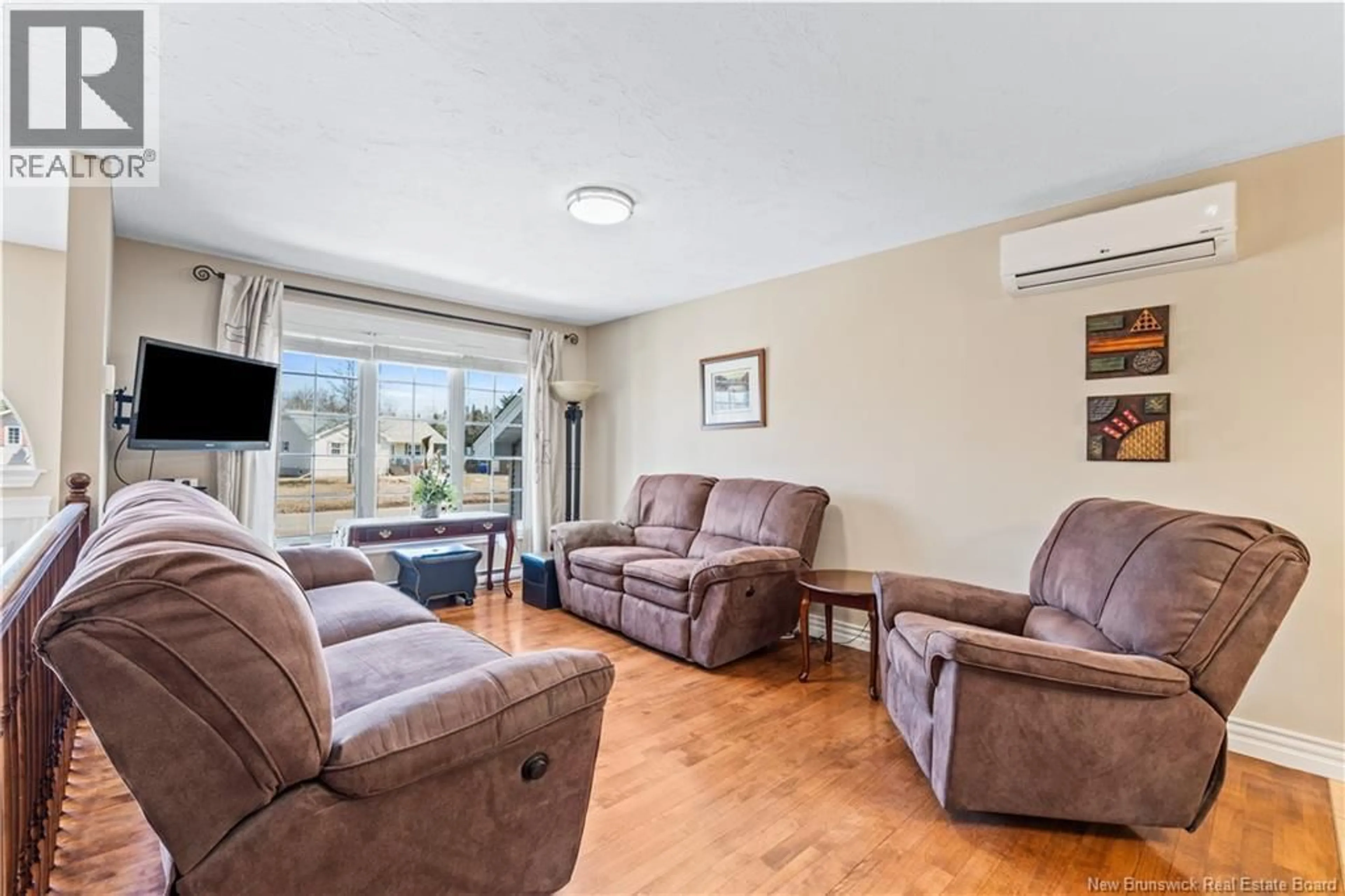 Living room with furniture, unknown for 22 JOEY STREET, Saint-Antoine New Brunswick E4V3L4