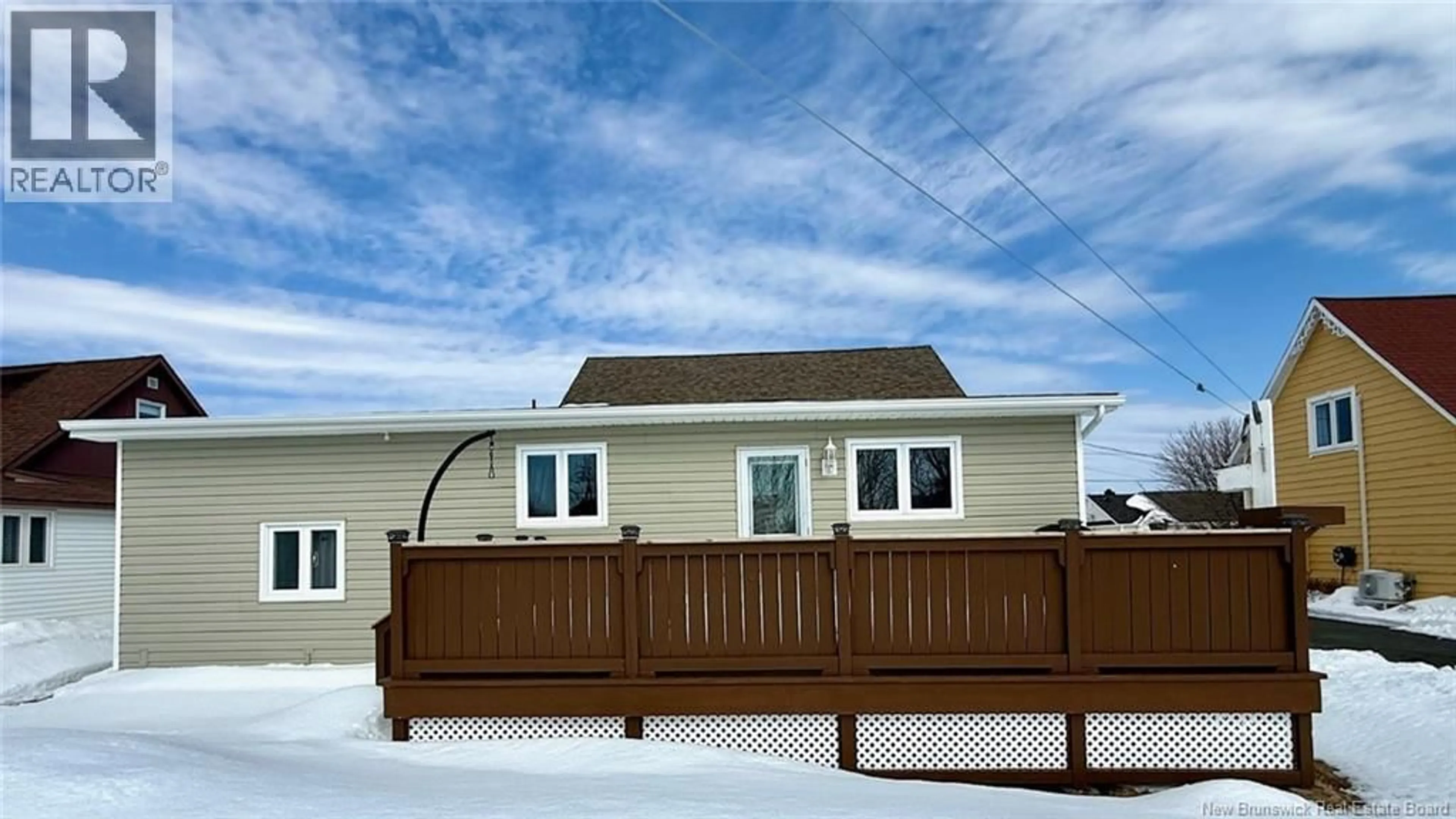 Home with vinyl exterior material, unknown for 22 RUE DU PÊCHEUR SUD, Lamèque New Brunswick E8T1L1