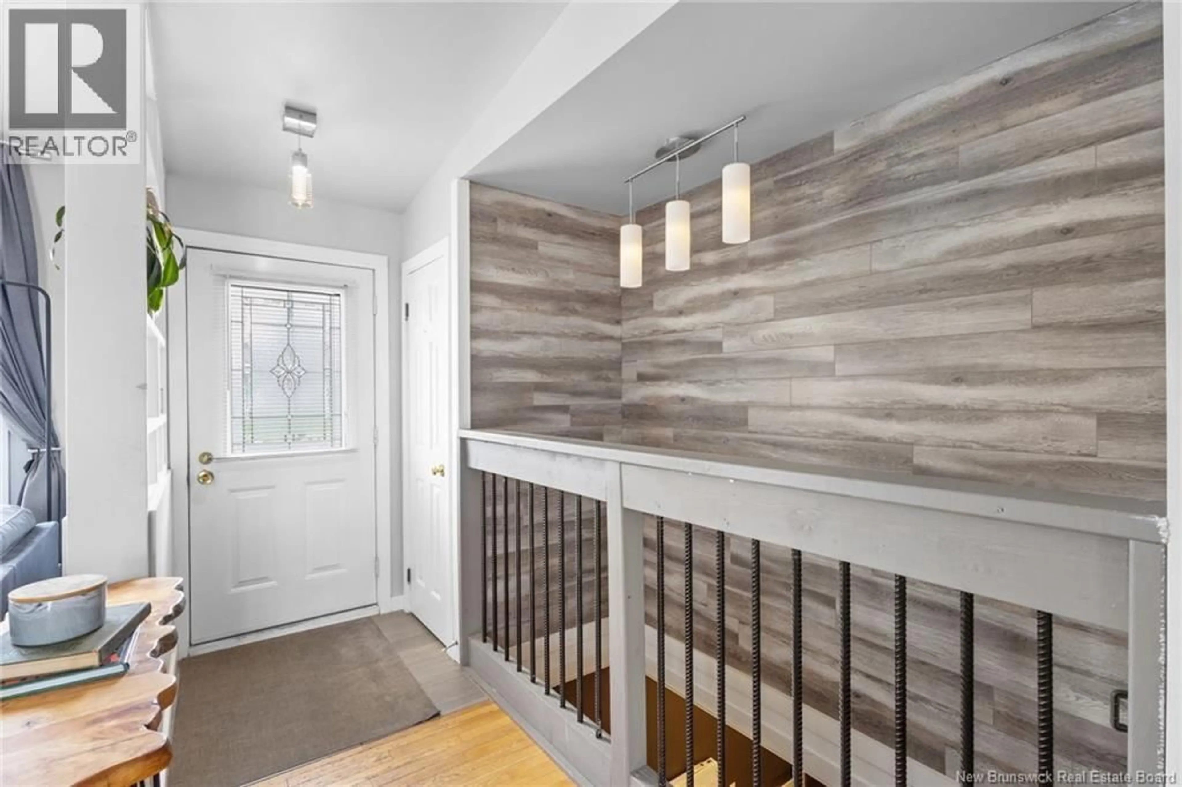Indoor entryway for 15 CORONATION COURT, Oromocto New Brunswick E2V2M9