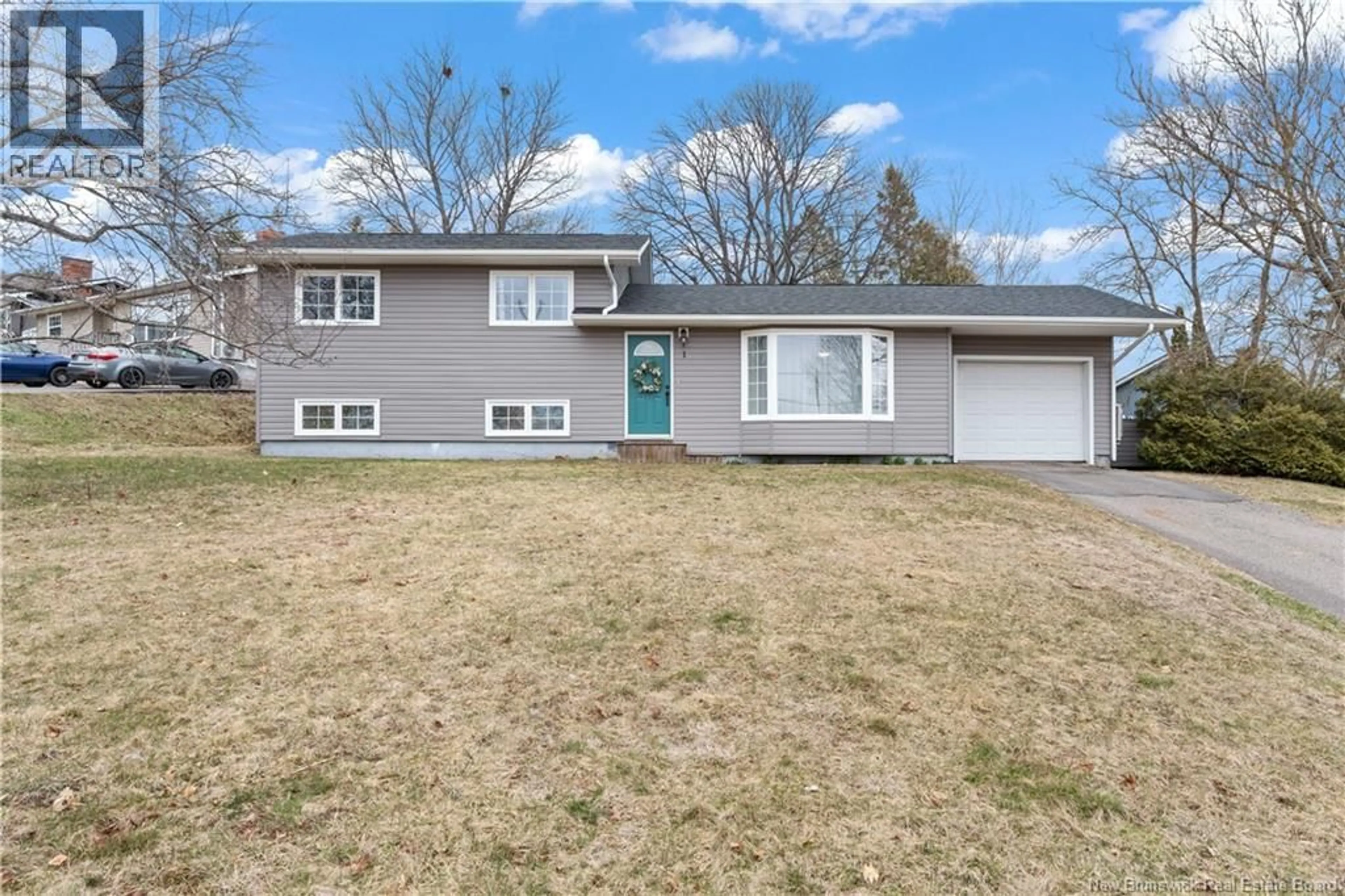 Home with vinyl exterior material, street for 1 BROADVIEW AVENUE, Sussex New Brunswick E4E1B9