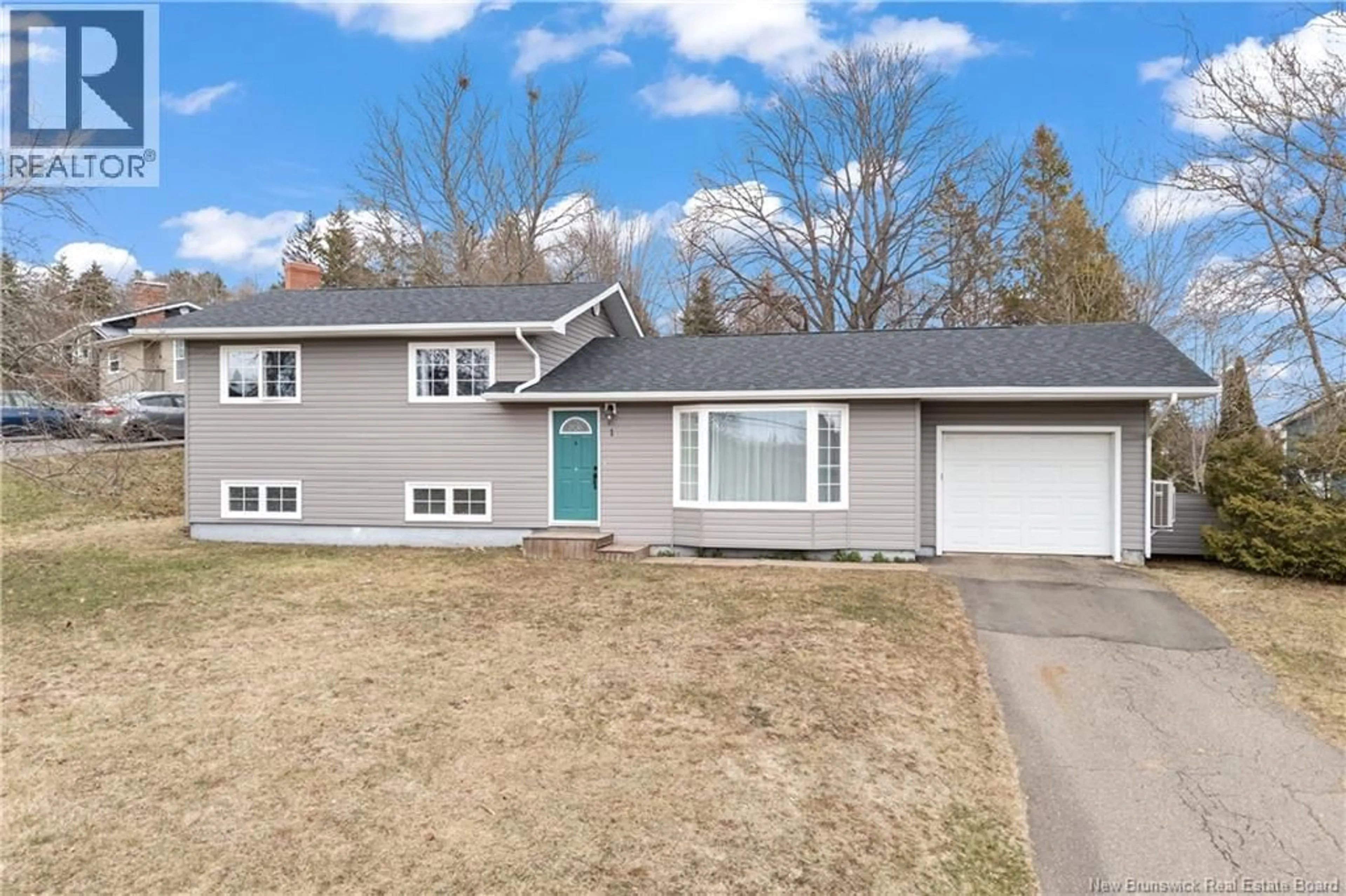 Home with vinyl exterior material, street for 1 BROADVIEW AVENUE, Sussex New Brunswick E4E1B9
