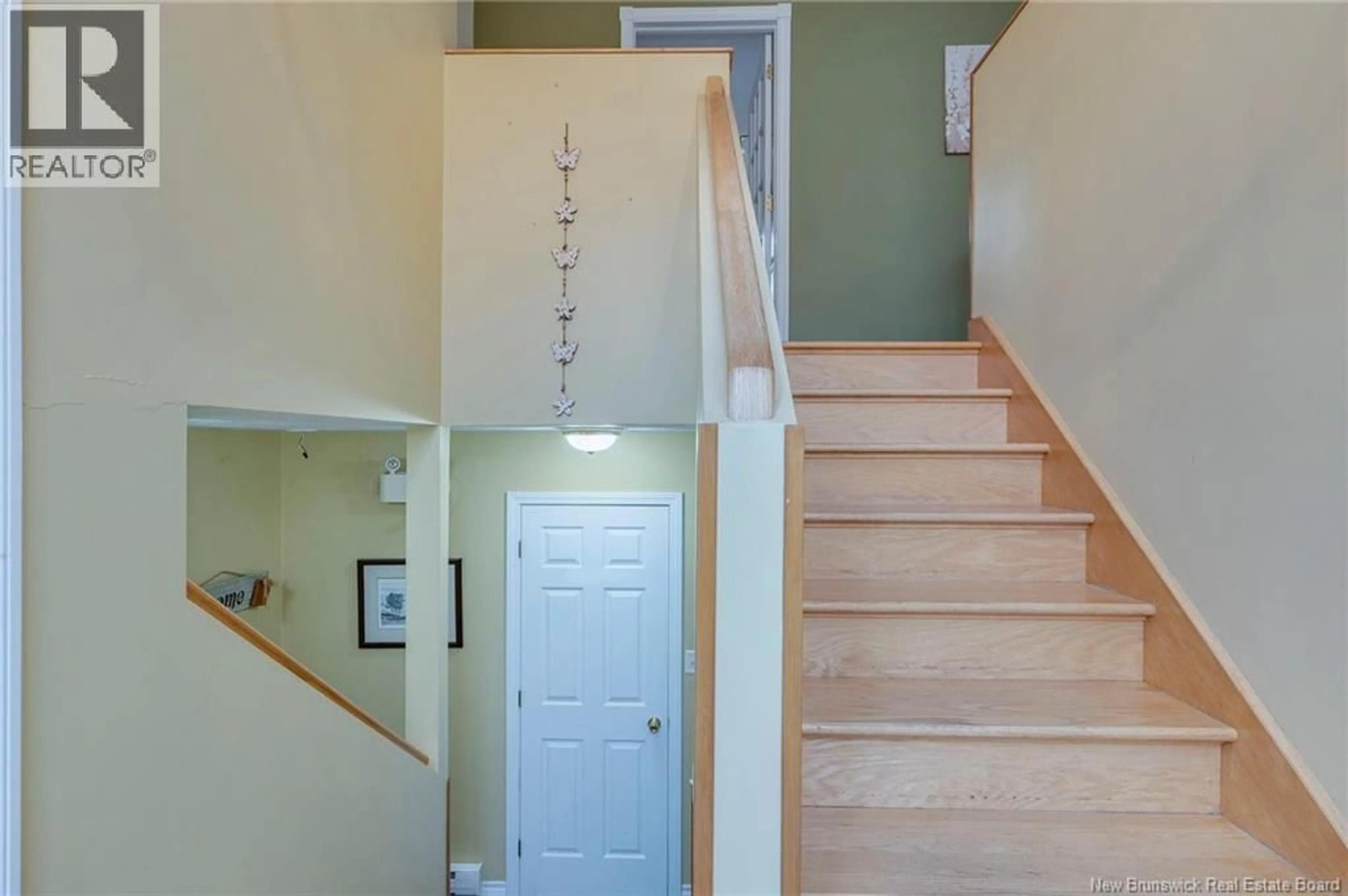 Indoor foyer for 965 COVERDALE ROAD, Riverview New Brunswick E1B5E4