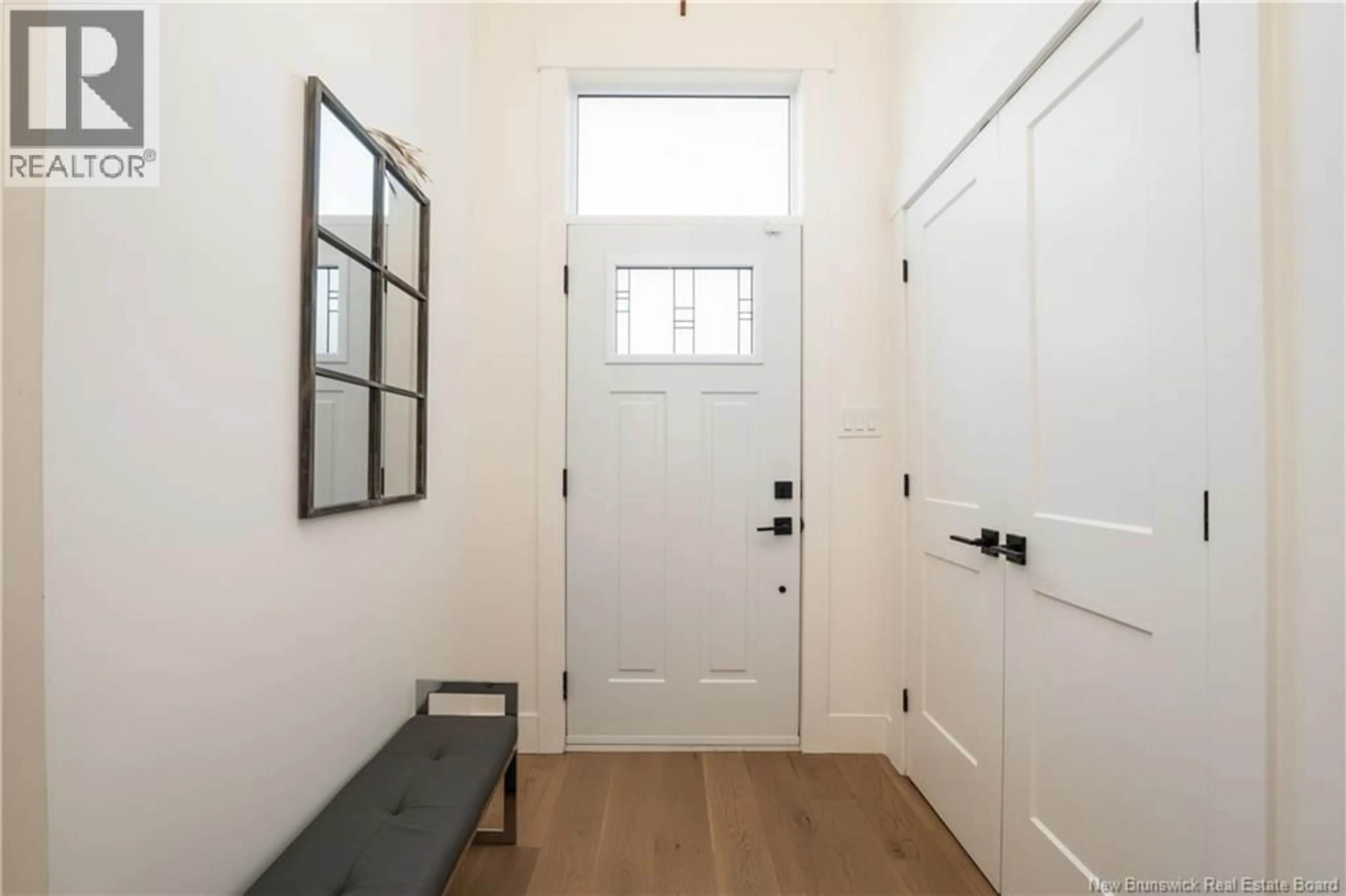 Indoor entryway for 391 RUE BREAUX BRIDGE, Shediac New Brunswick E4P2M4