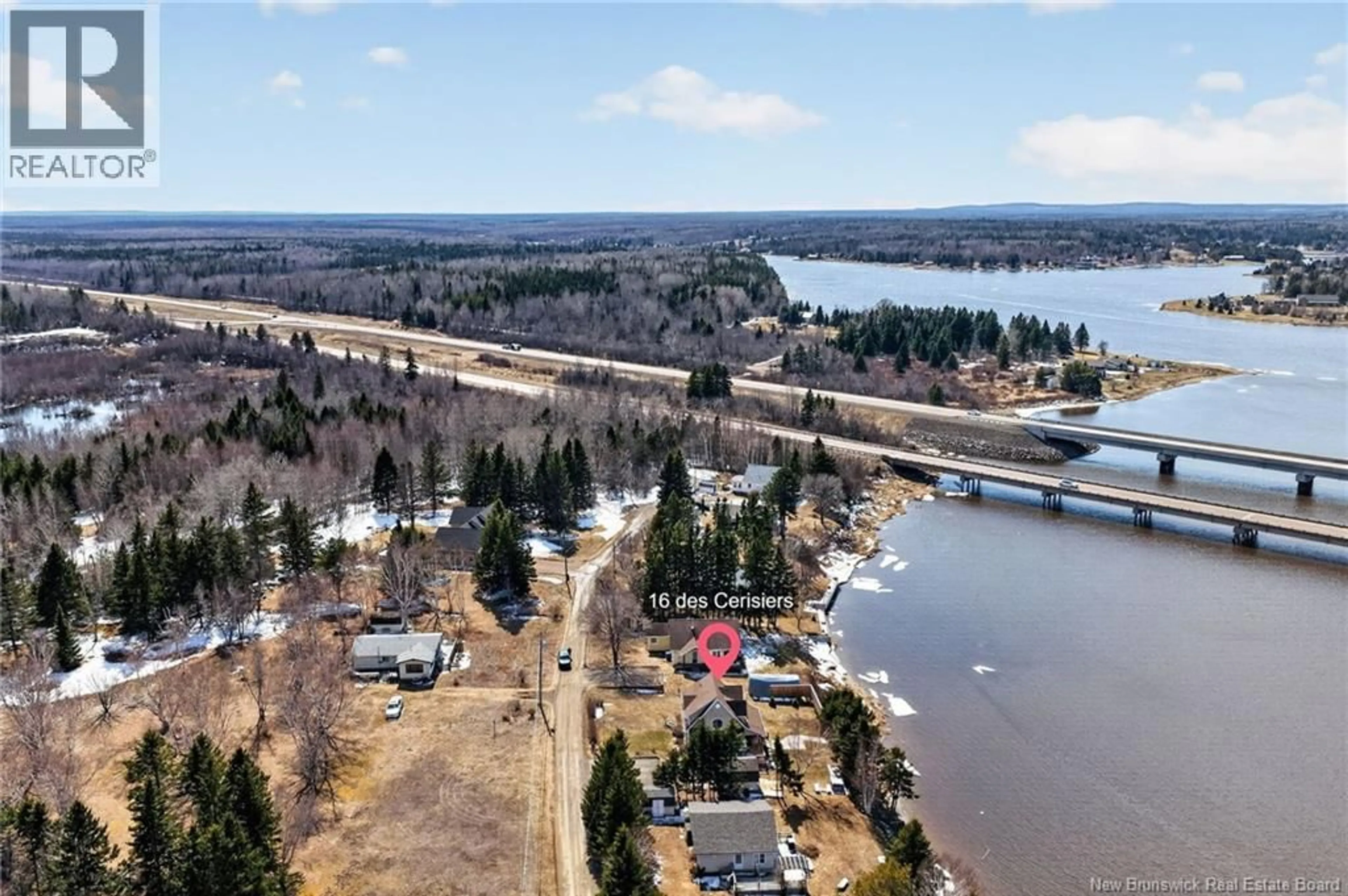 A pic from outside/outdoor area/front of a property/back of a property/a pic from drone, water/lake/river/ocean view for 16 DES CERISIERS, Shediac Bridge New Brunswick E4R1G7