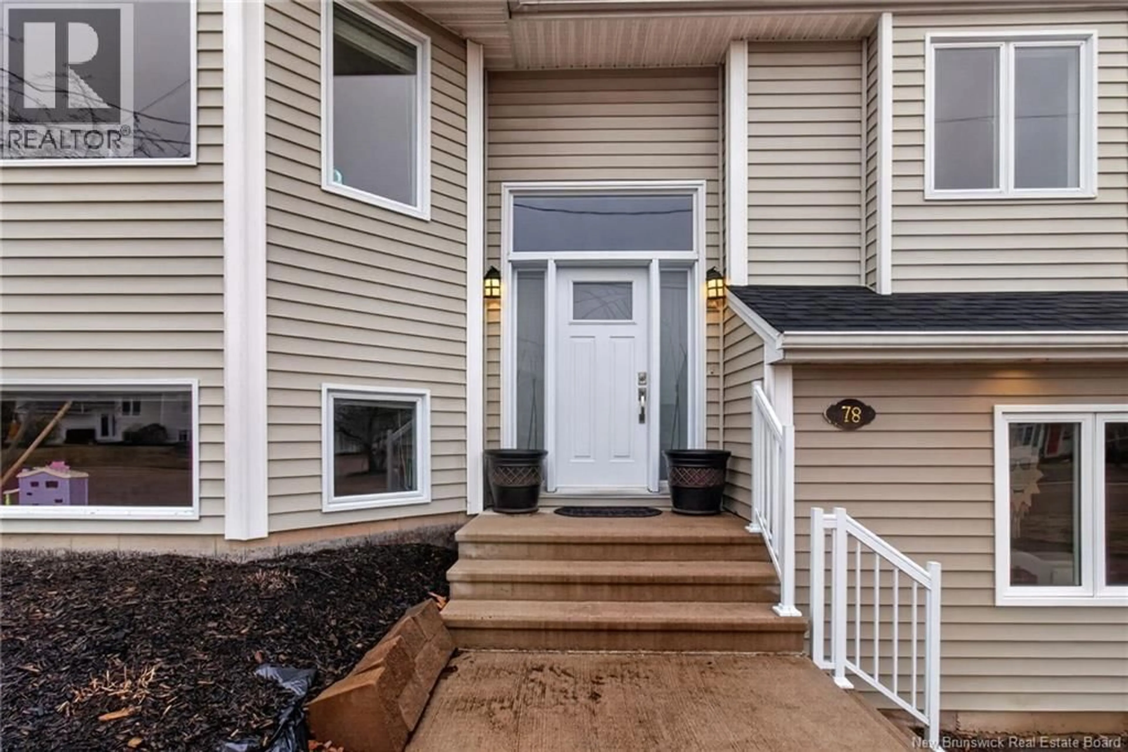 Indoor entryway for 78 MATHILDE STREET, Dieppe New Brunswick E1A7V2