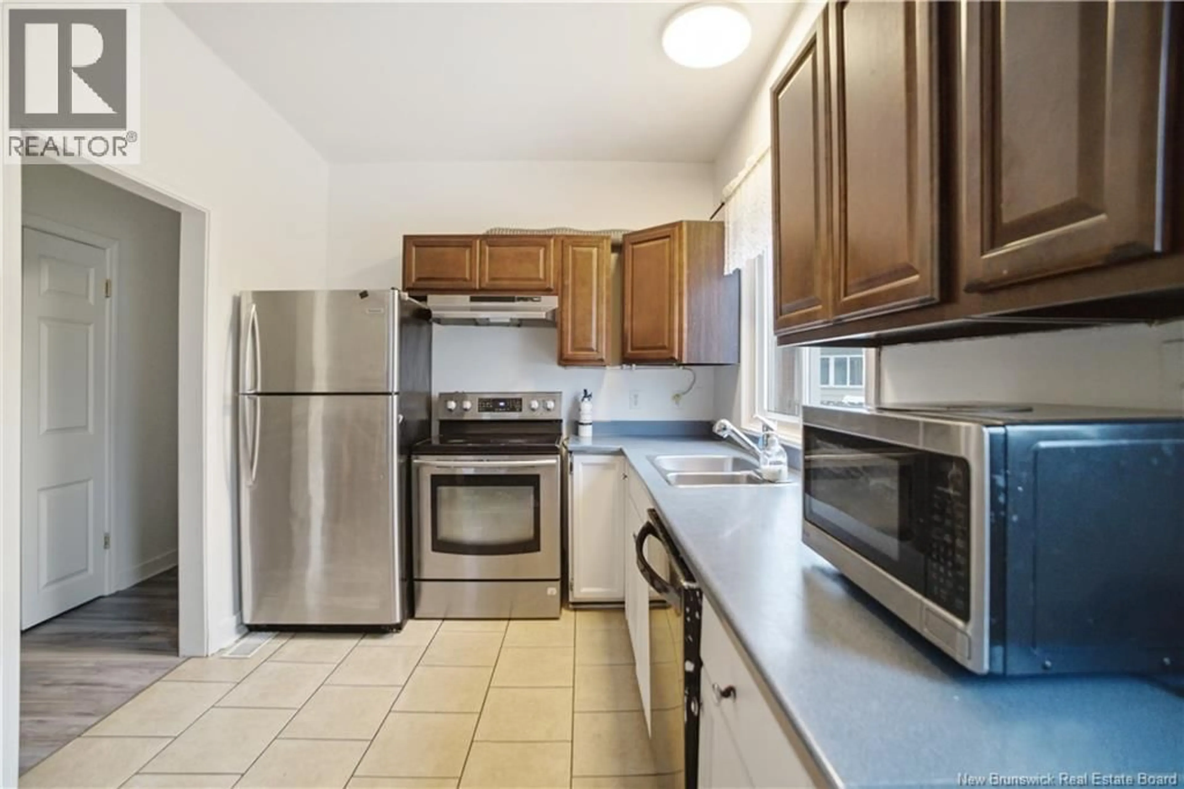 Standard kitchen, ceramic/tile floor for 22 KNOX COURT, Saint John New Brunswick E2J3H3