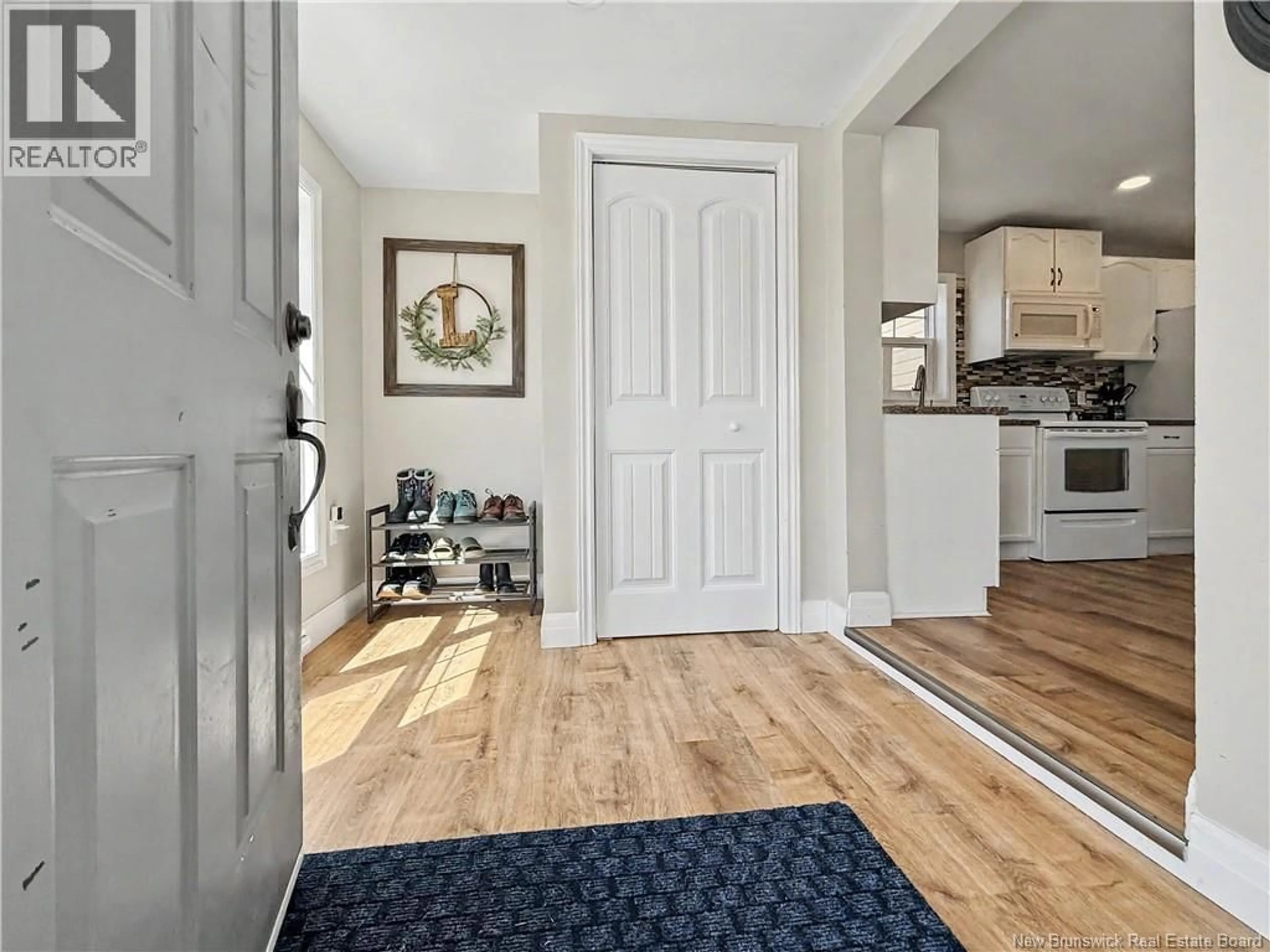 Indoor entryway for 5600 DES ERABLES, Rogersville New Brunswick E4Y1K7