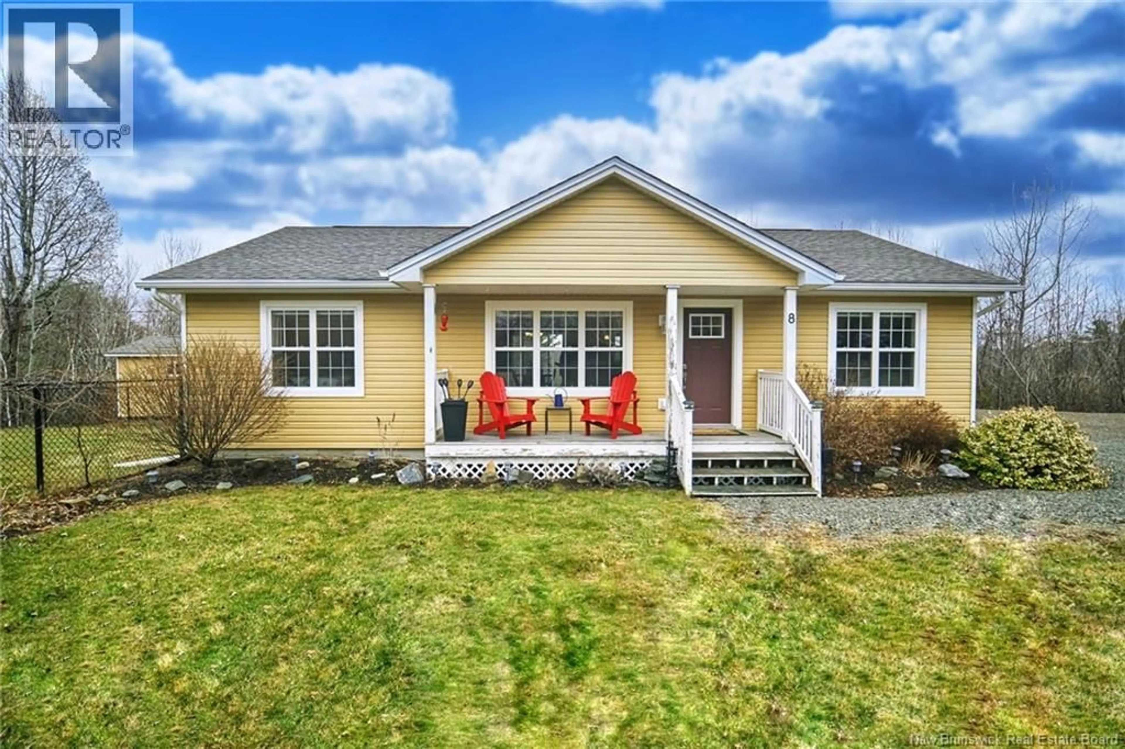 Home with vinyl exterior material, unknown for 8 LODGE LANE, Prince William New Brunswick E6K3S9