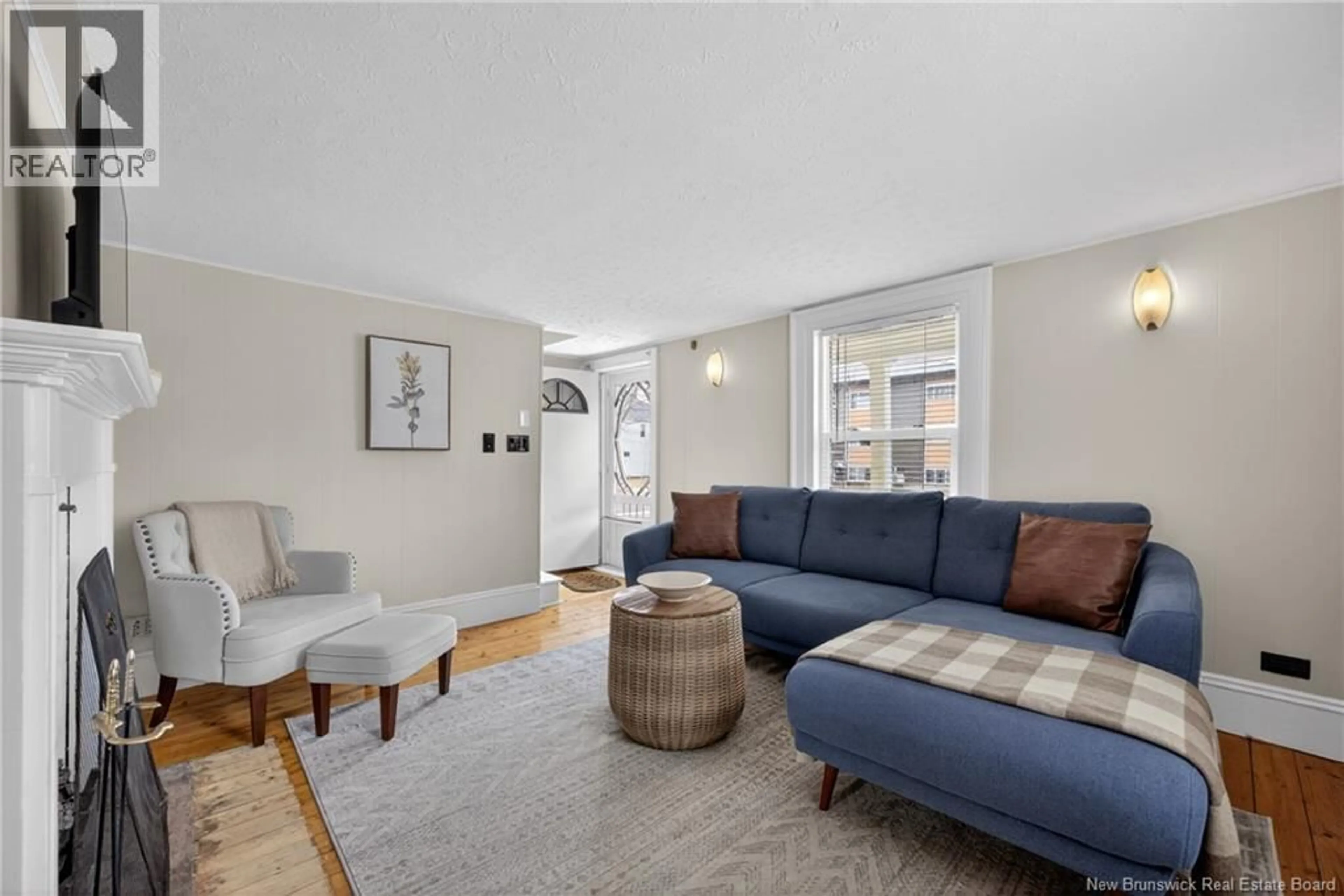 Living room with furniture, unknown for 258 CHARLOTTE STREET, Fredericton New Brunswick E3B1L4