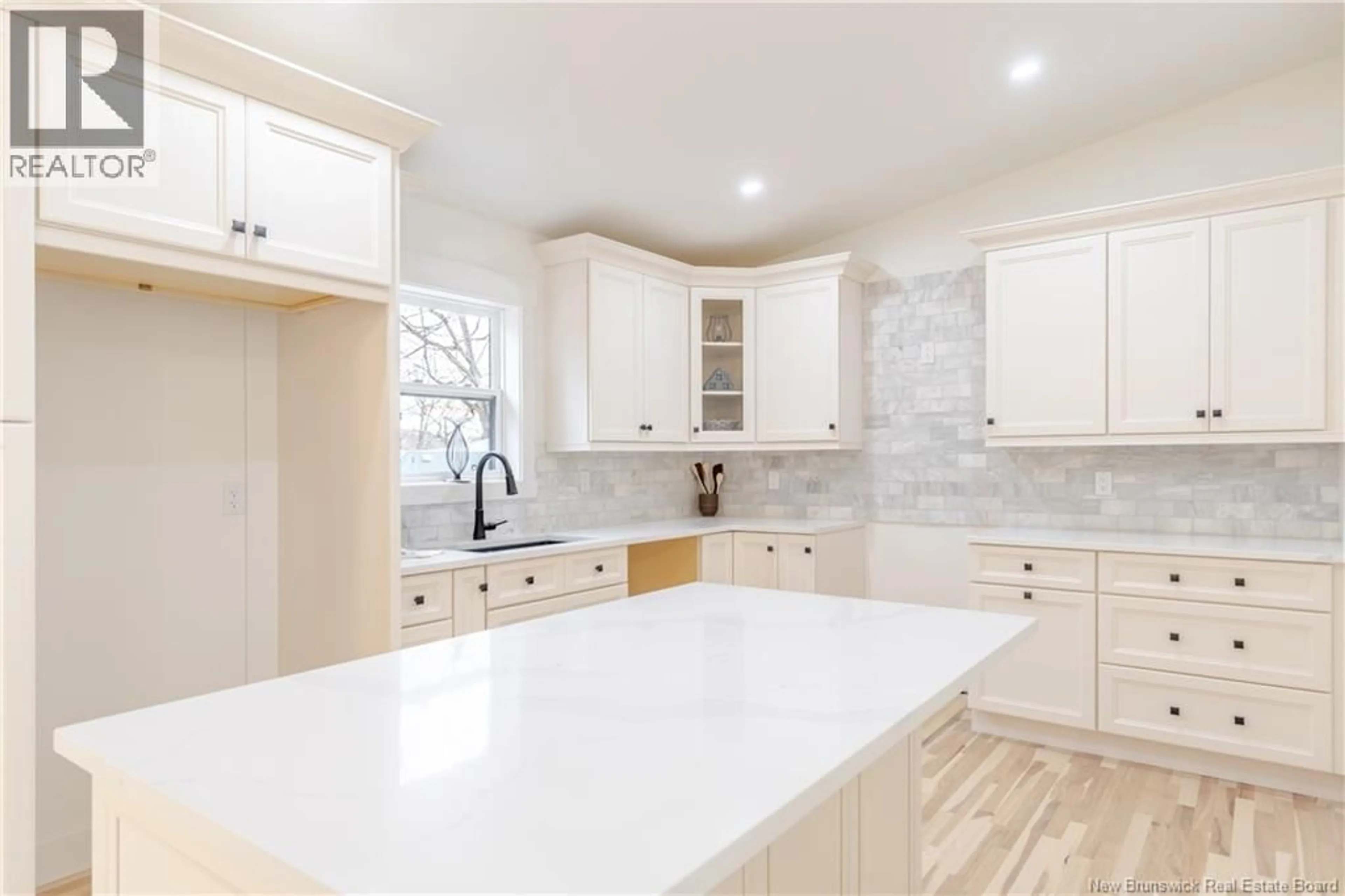 Open concept kitchen, ceramic/tile floor for 35 SUNSET DRIVE, Nashwaaksis New Brunswick E3A1A1